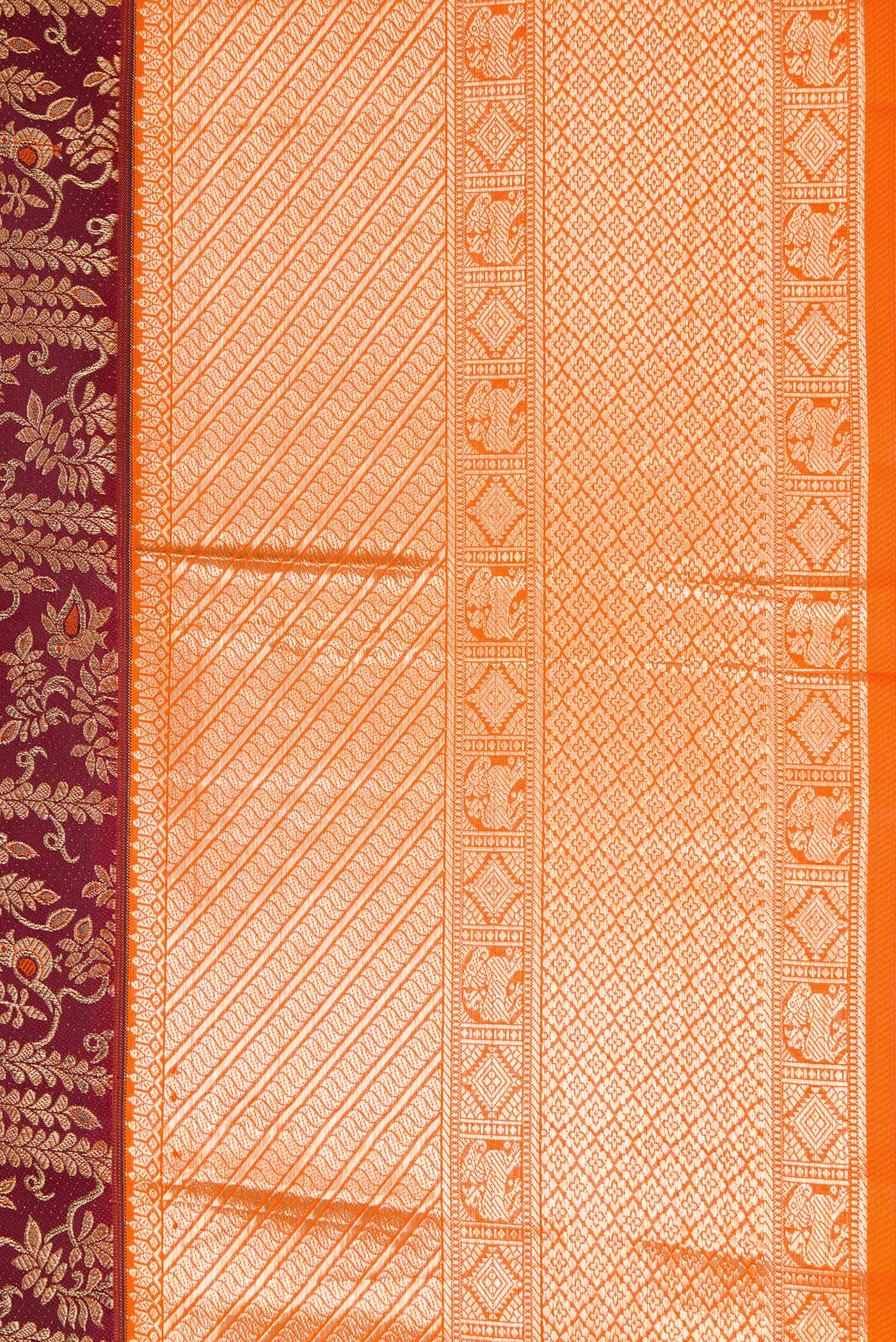Border image of Brown Dual Tone Kanchipuram Silk Saree with Zari Brocade on the body and Zari Border. 
