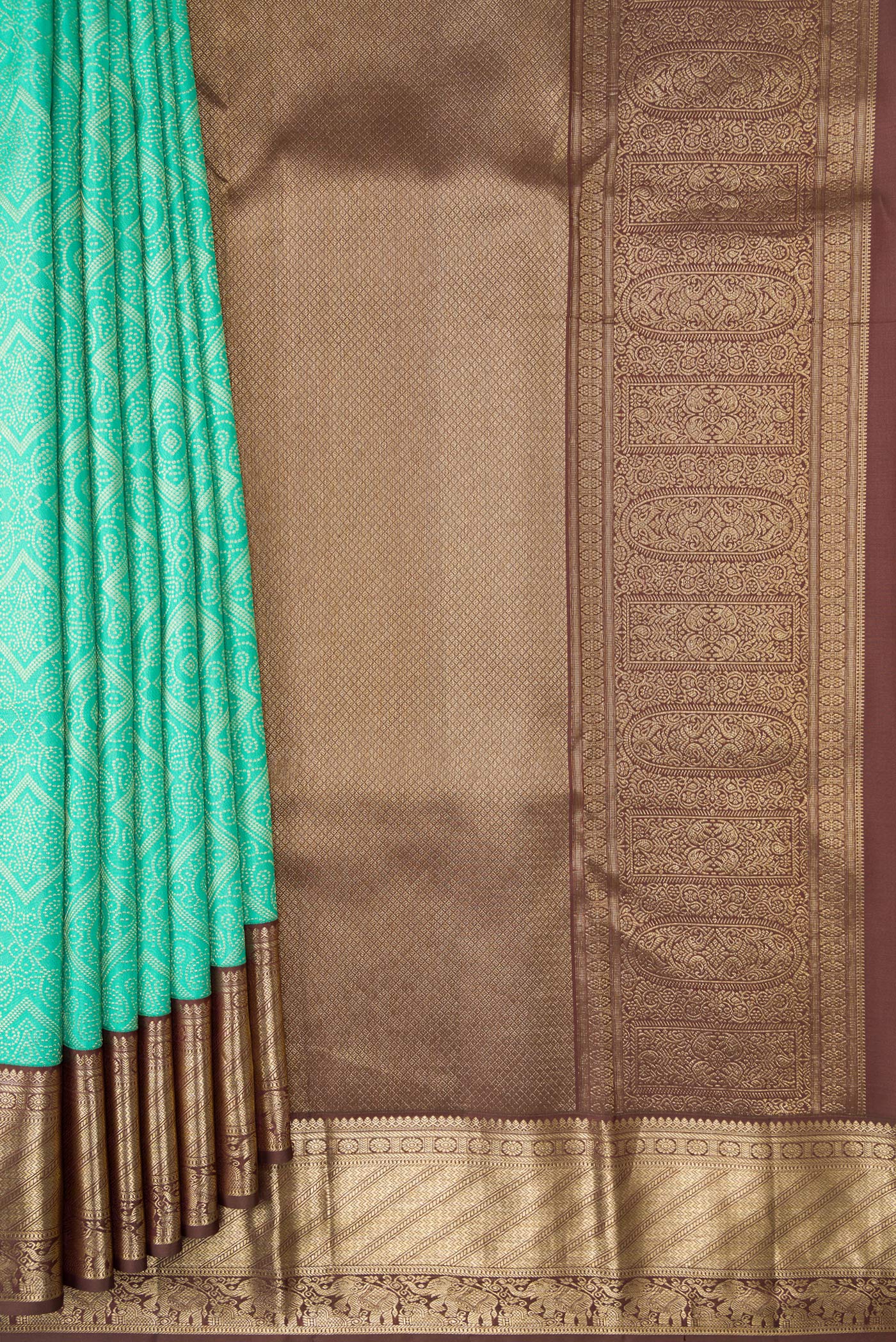 Pleats and pallu of Sea Green Dual Tone Kanjivaram Silk Saree with Zari Brocade on the body and Zari Border. 