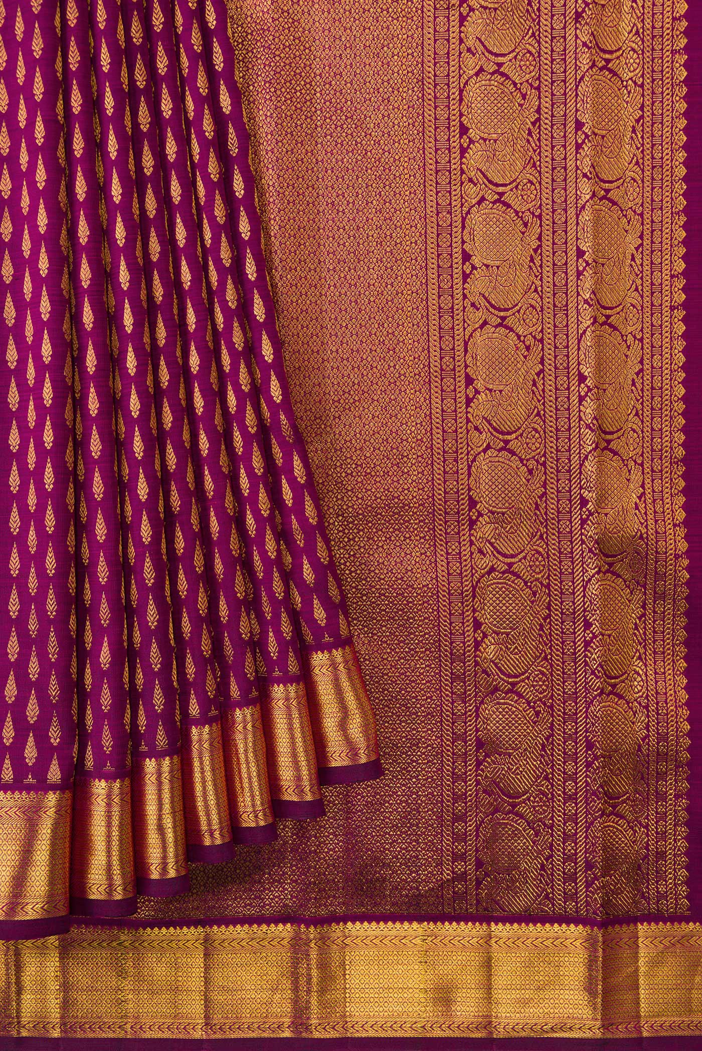 Pleats and pallu of Magenta Dual Tone Kanjivaram Silk Saree with Zari Brocade on the body and Zari Border. 