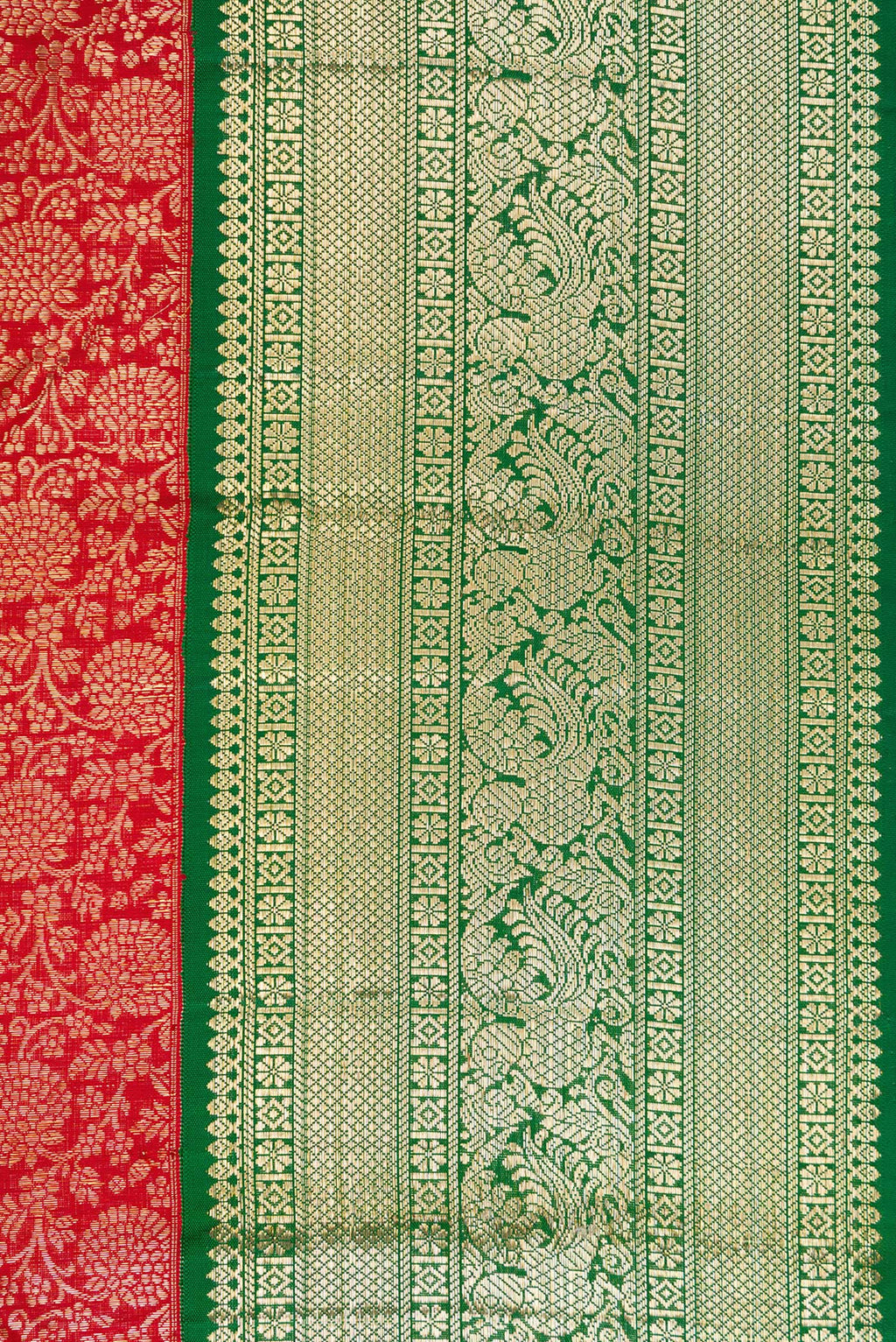 Border image of Maroon Dual Tone Kanchipuram Silk Saree with Zari Brocade on the body and Zari Border. 