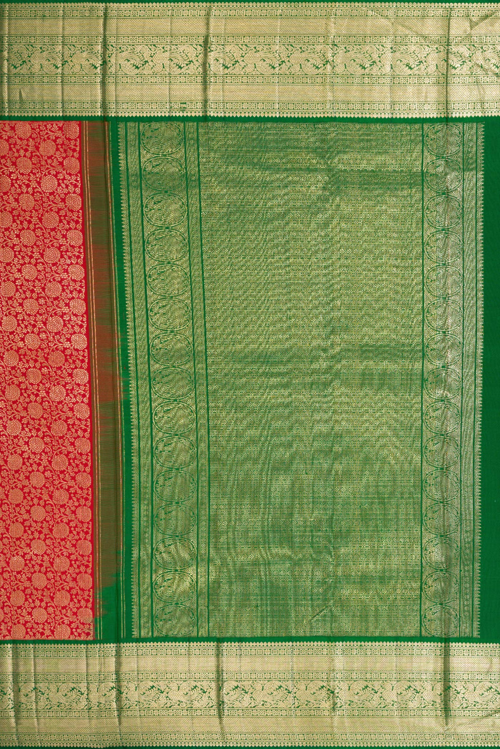 Close up image of the pallu of Maroon Dual Tone Kanchipuram Silk Saree with Zari Brocade on the body and Zari Border. 