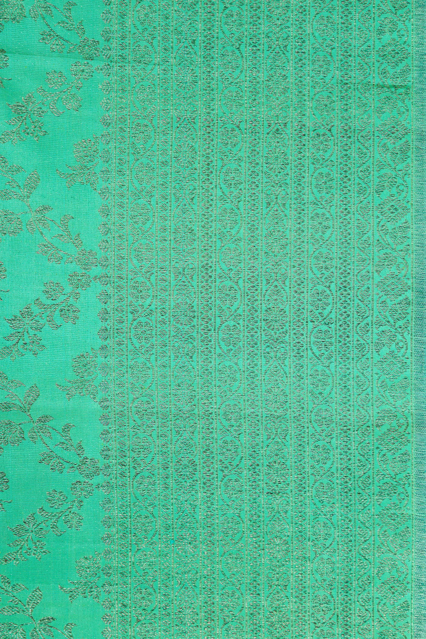 Border image of Sea Green Dual Tone Kanjivaram Silk Saree with Zari Brocade on the body and Zari Border. 