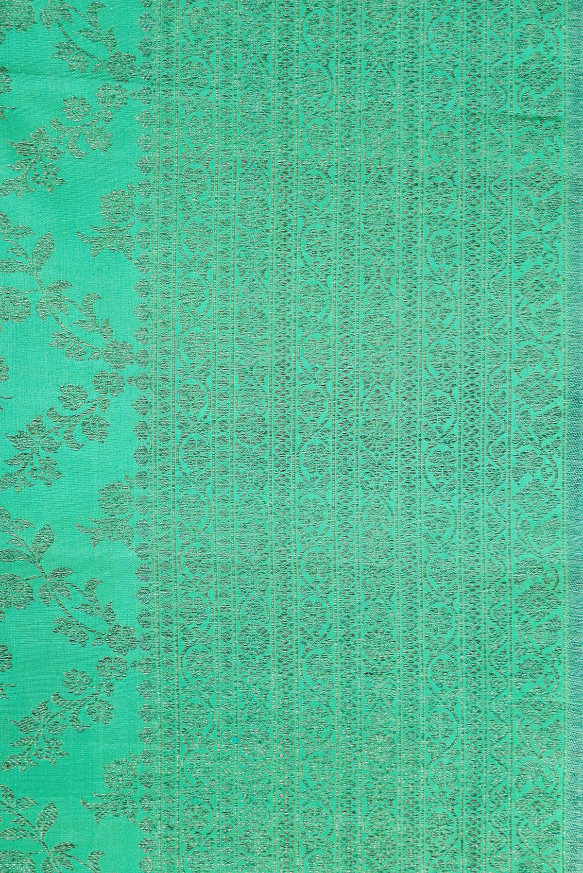 Border image of Sea Green Dual Tone Kanjivaram Silk Saree with Zari Brocade on the body and Zari Border. 