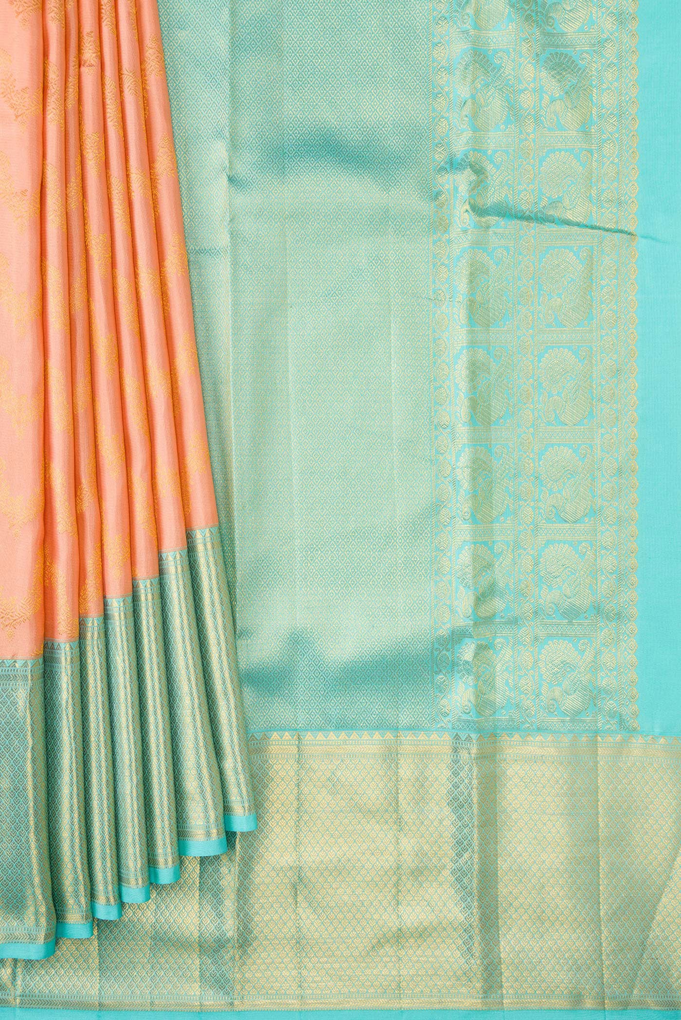 Pleats and pallu of Peach Dual Tone Kanjivaram Silk Saree with Zari Brocade on the body and Zari Border. 