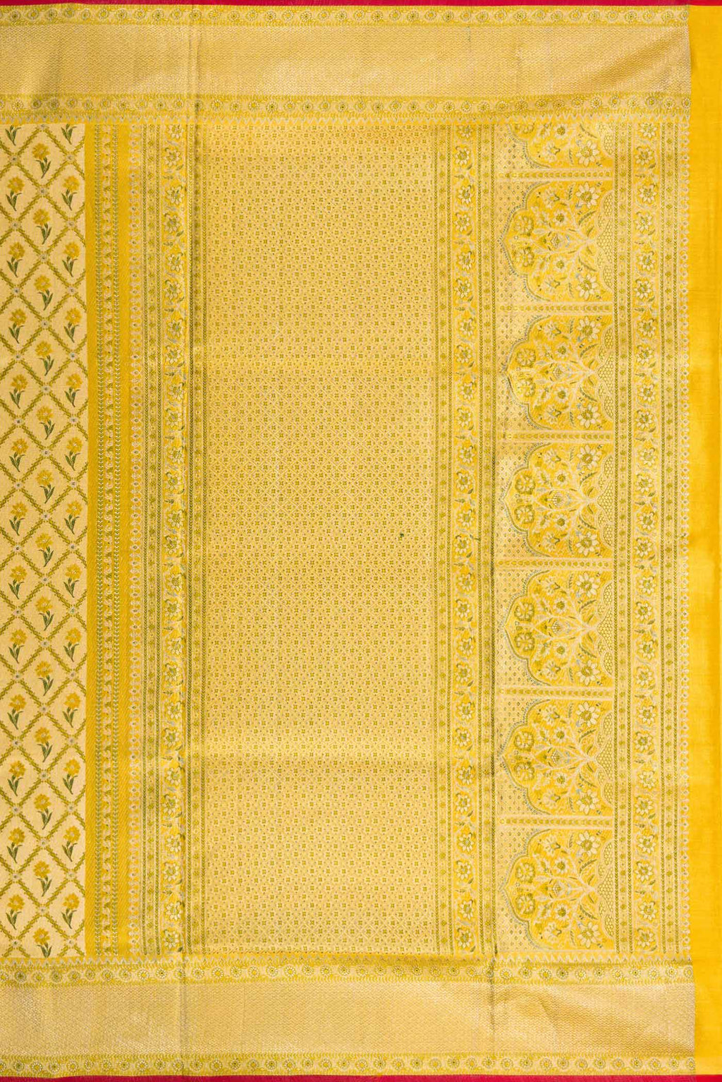 Close up image of the pallu of Gold Dual Tone Kanjivaram Tissue Silk Saree with Zari Brocade on the body and Zari Border. 