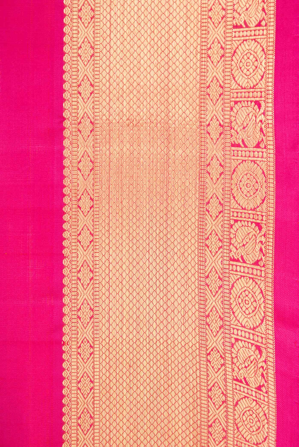 Border image of Pure Silk Pure Zari Dark Pink Dual Tone Kanchipuram Saree with Zari Butta on the body and Zari Border