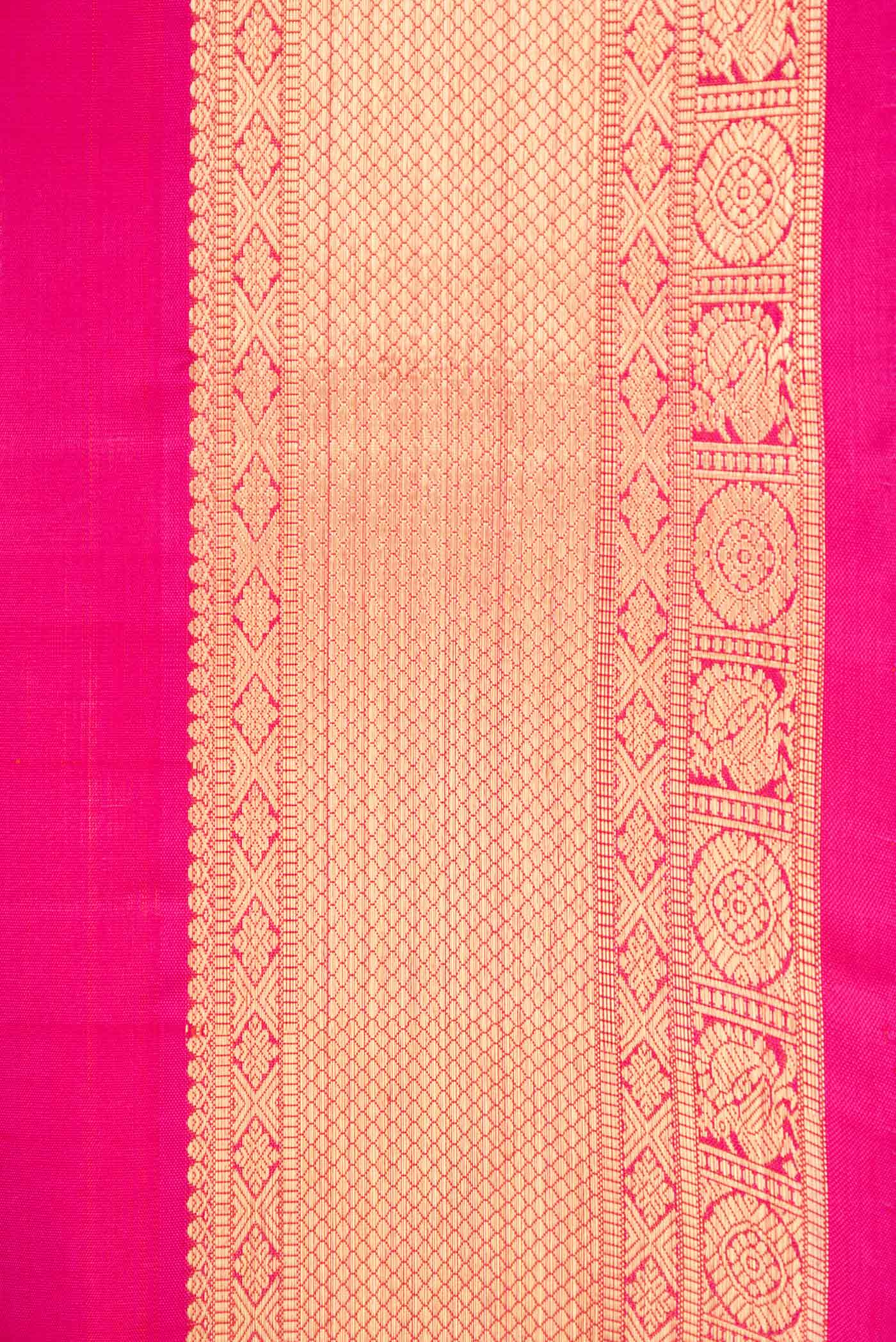 Border image of Pure Silk Pure Zari Dark Pink Dual Tone Kanchipuram Saree with Zari Butta on the body and Zari Border