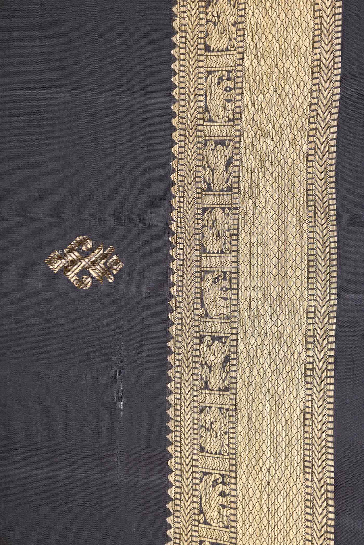 Border image of Pure Silk Pure Zari Black Dual Tone Kanchipuram Saree with Zari Butta on the body and Zari Border