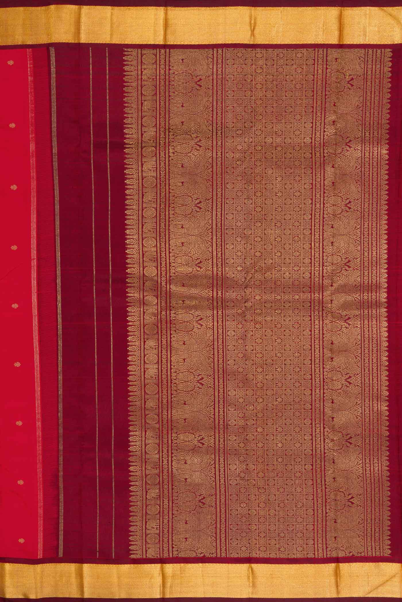 Close up image of the pallu of Pure Silk Pure Zari Pink Kanchipuram Saree with Zari Butta on the body and Zari Border