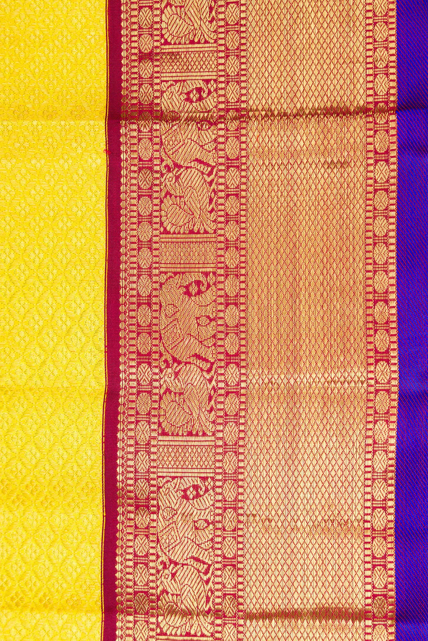 Border image of Pure Silk Pure Zari Yellow Dual Tone Kanjivaram Saree with Zari Brocade on the body and Zari Border. 