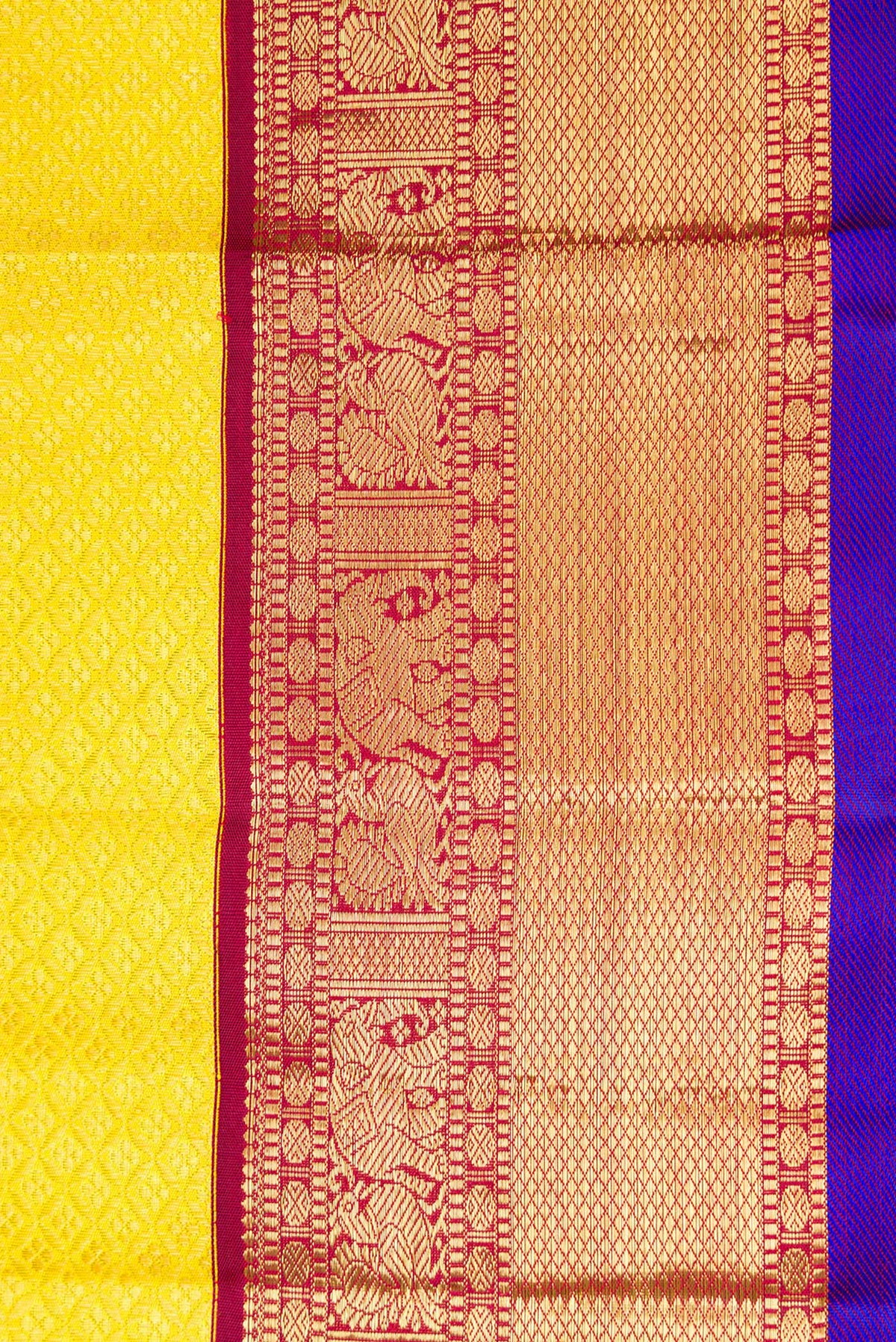 Border image of Pure Silk Pure Zari Yellow Dual Tone Kanjivaram Saree with Zari Brocade on the body and Zari Border. 