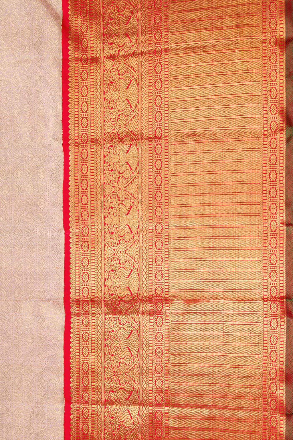 Border image of Pure Silk Pure Zari Rose Gold Dual Tone Kanjivaram Saree with Zari Brocade on the body and Zari Border. 