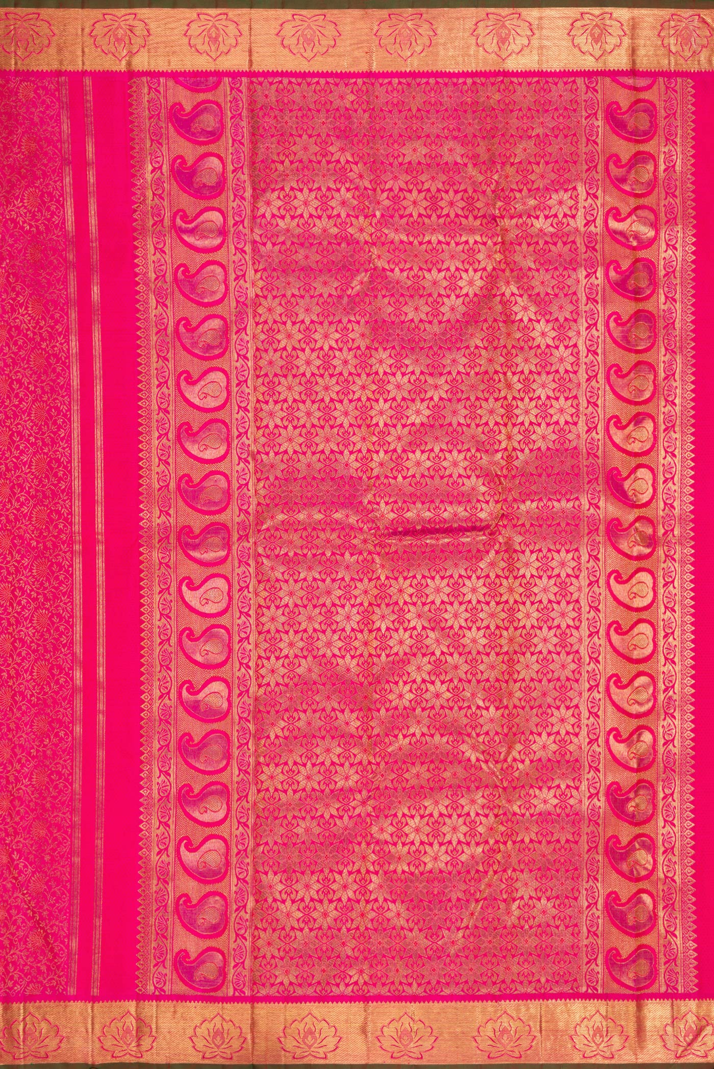 Close up image of the pallu of Pure Silk Pure Zari Pink Dual Tone Kanjivaram Saree with Zari Brocade on the body and Zari Border. 
