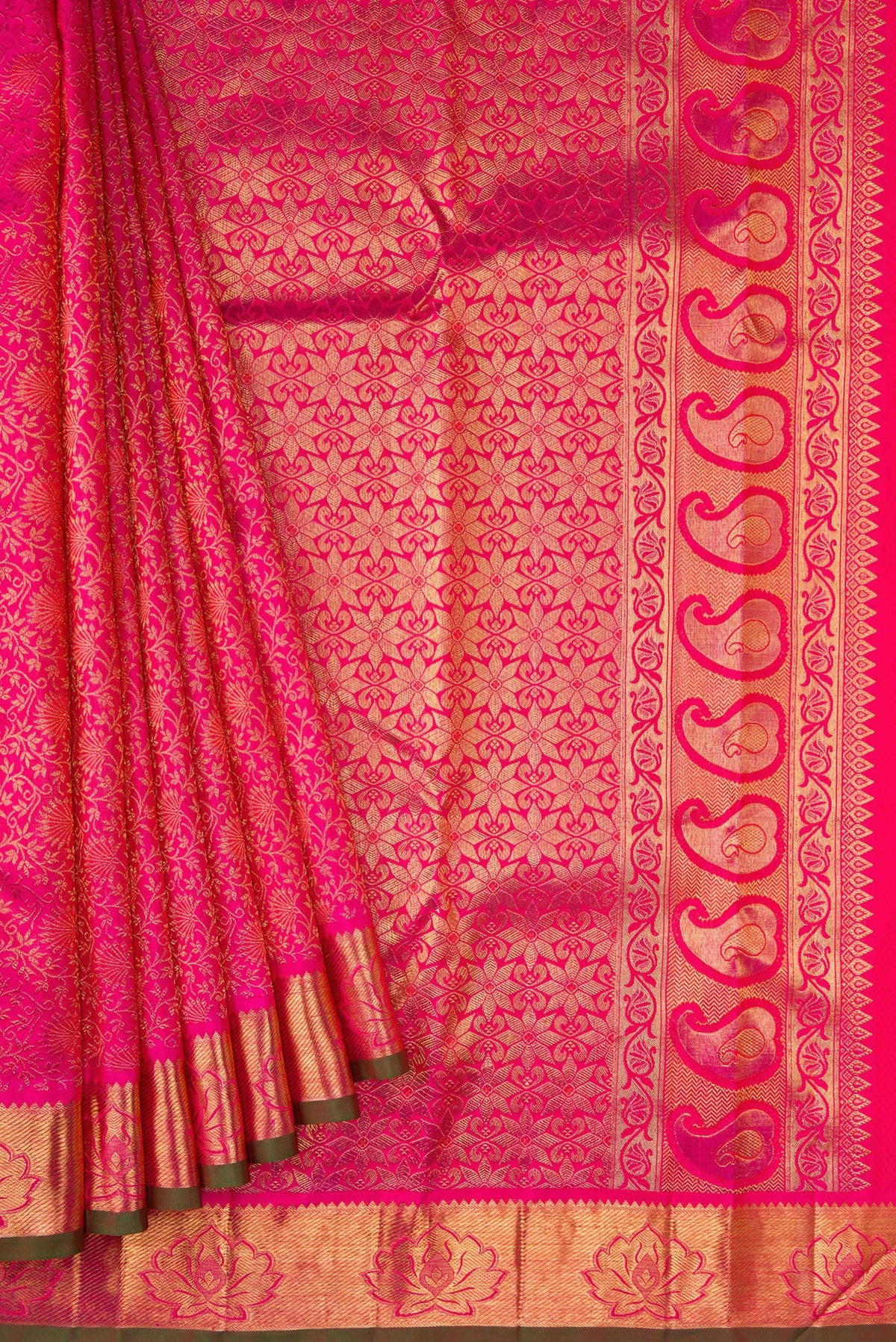 Pleats and pallu of Pure Silk Pure Zari Pink Dual Tone Kanjivaram Saree with Zari Brocade on the body and Zari Border. 