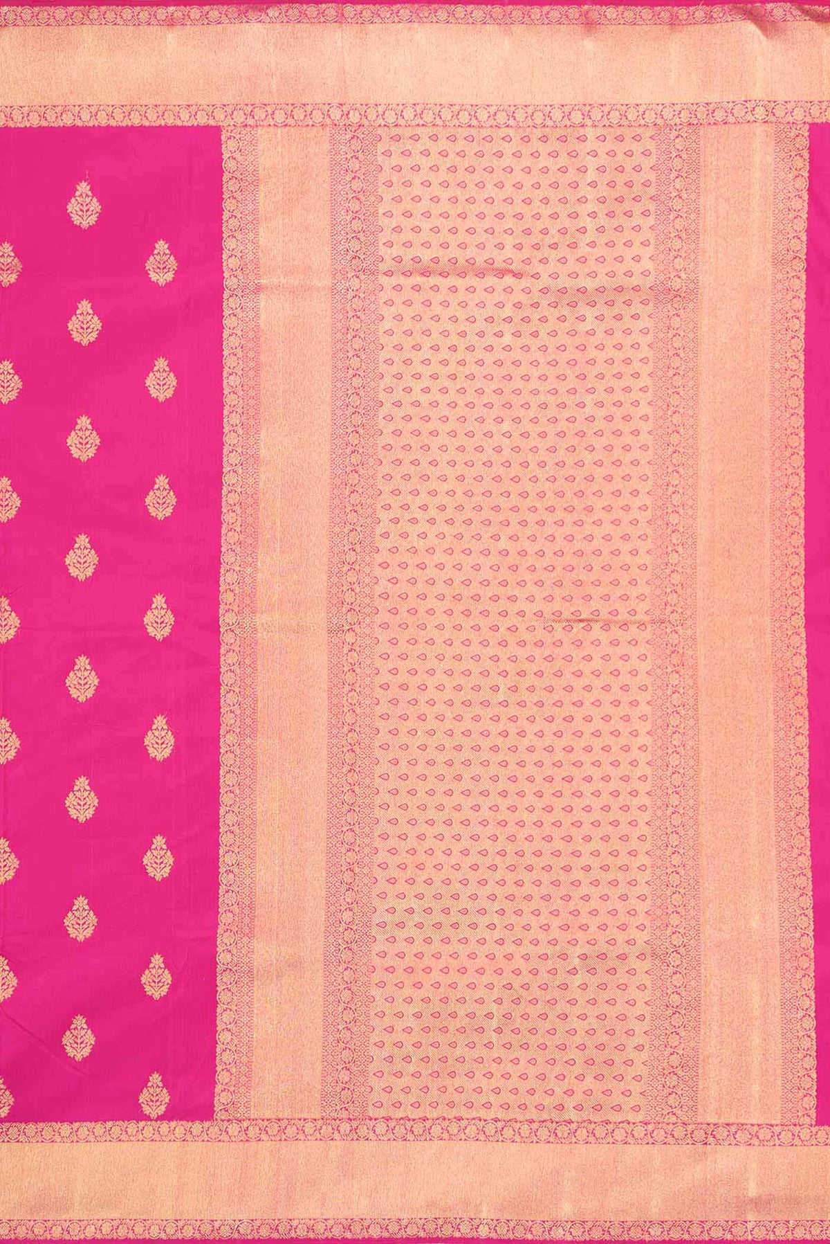 Close up image of the pallu of Dark Pink Dual Tone Kanchipuram Silk Saree with Zari Butta on the body and Zari Border