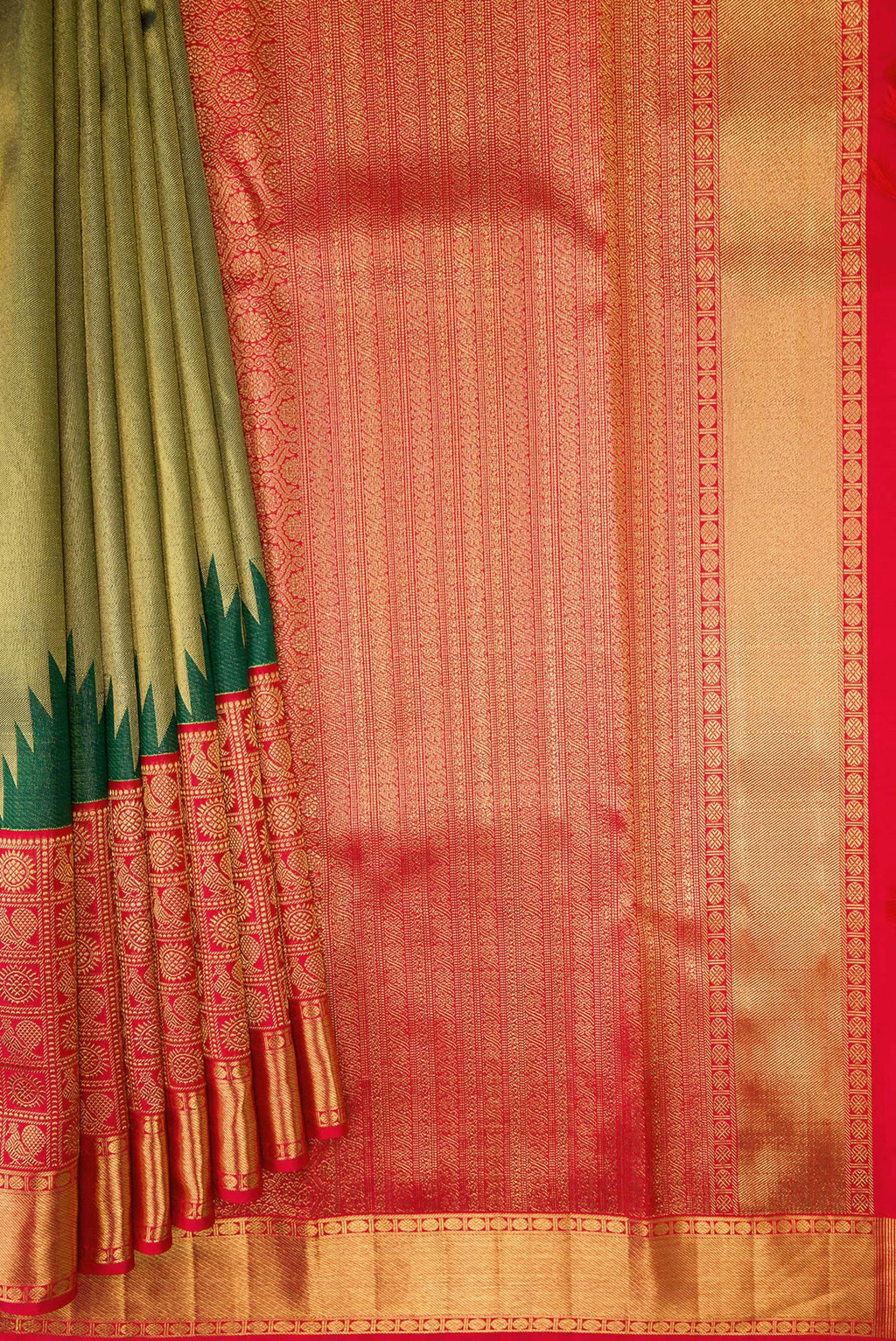 Pleats and pallu of Pure Silk Pure Zari Bottle Green Dual Tone Kanjivaram Saree with Zari Brocade on the body and Fancy Border. 