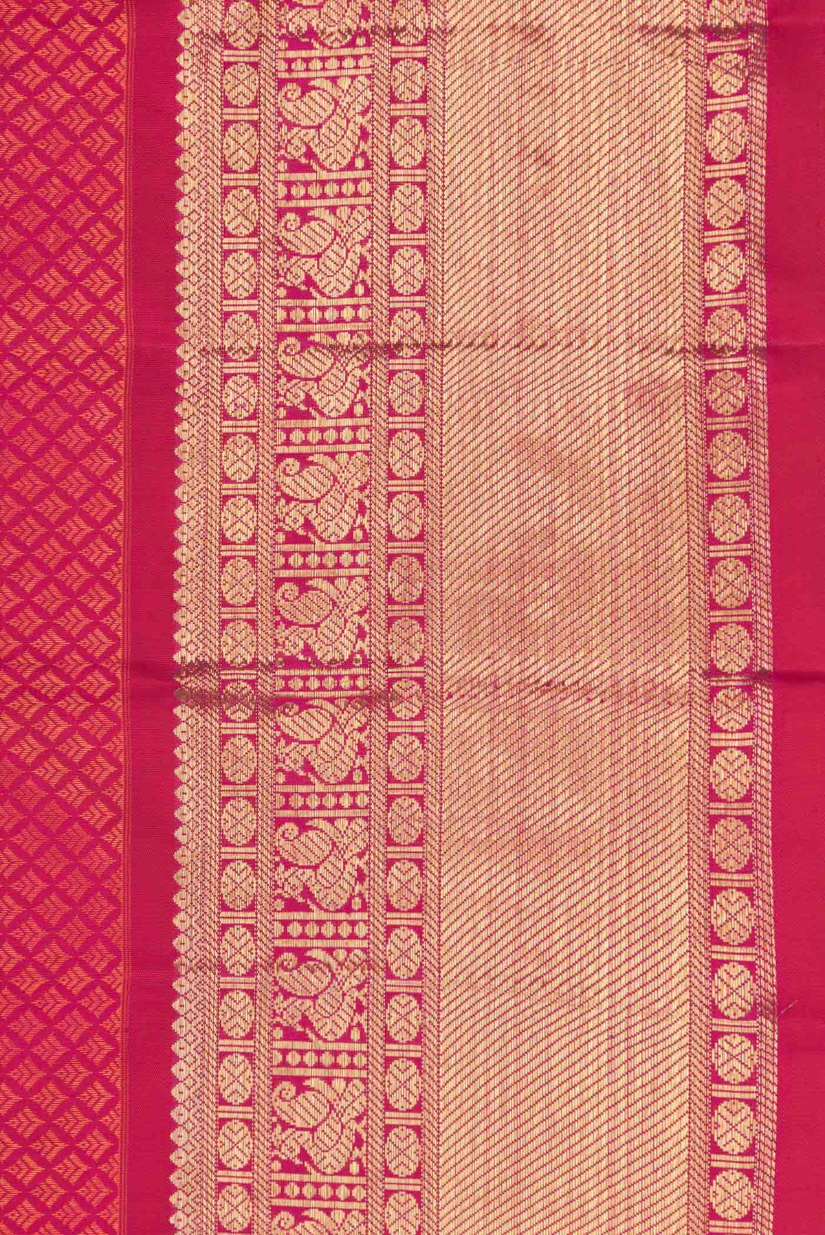 Border image of Pure Silk Pure Zari Pink Dual Tone Kanchipuram Saree with Jacquard With Zari Butta on the body and Zari Border