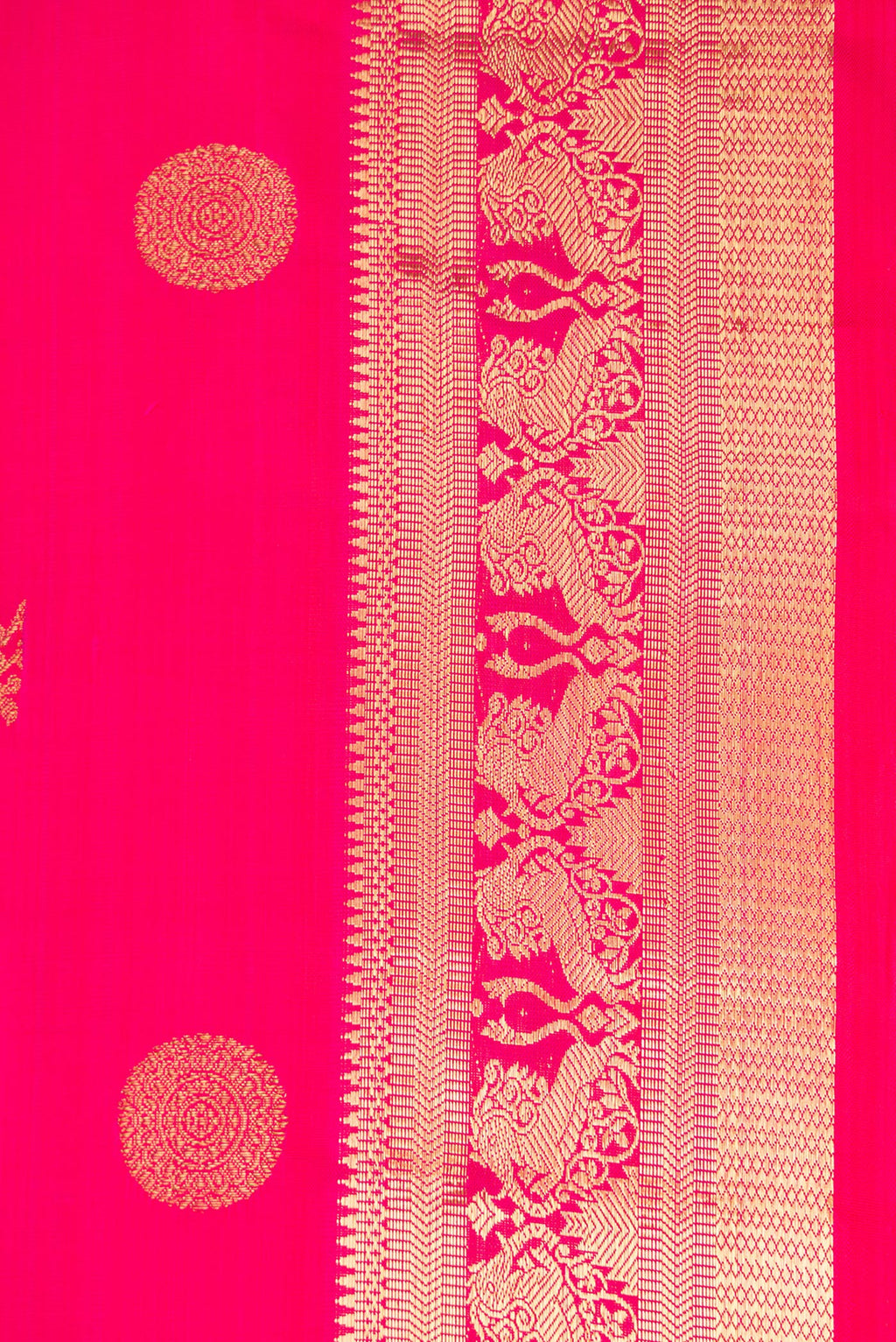 Border image of Pure Silk Pure Zari Dark Pink Dual Tone Kanchipuram Saree with Zari Butta on the body and Zari Border. 