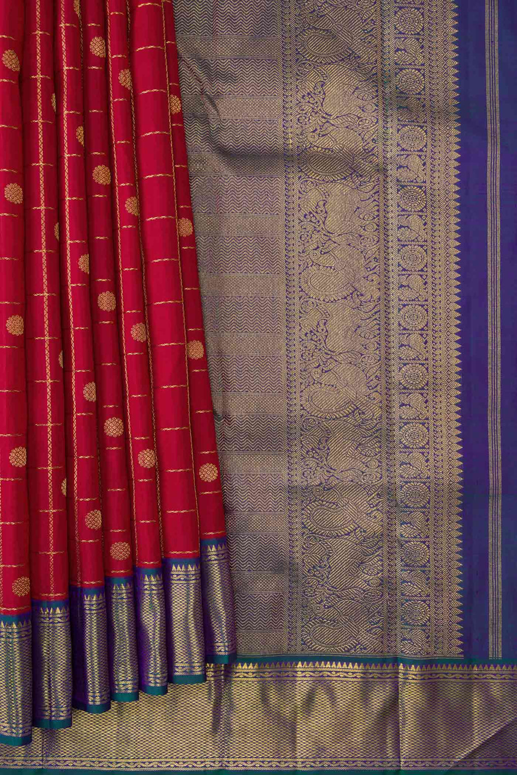 Pleats and pallu of Pure Silk Pure Zari Maroon Dual Tone Kanchipuram Saree with Checked design on the body and Zari Border