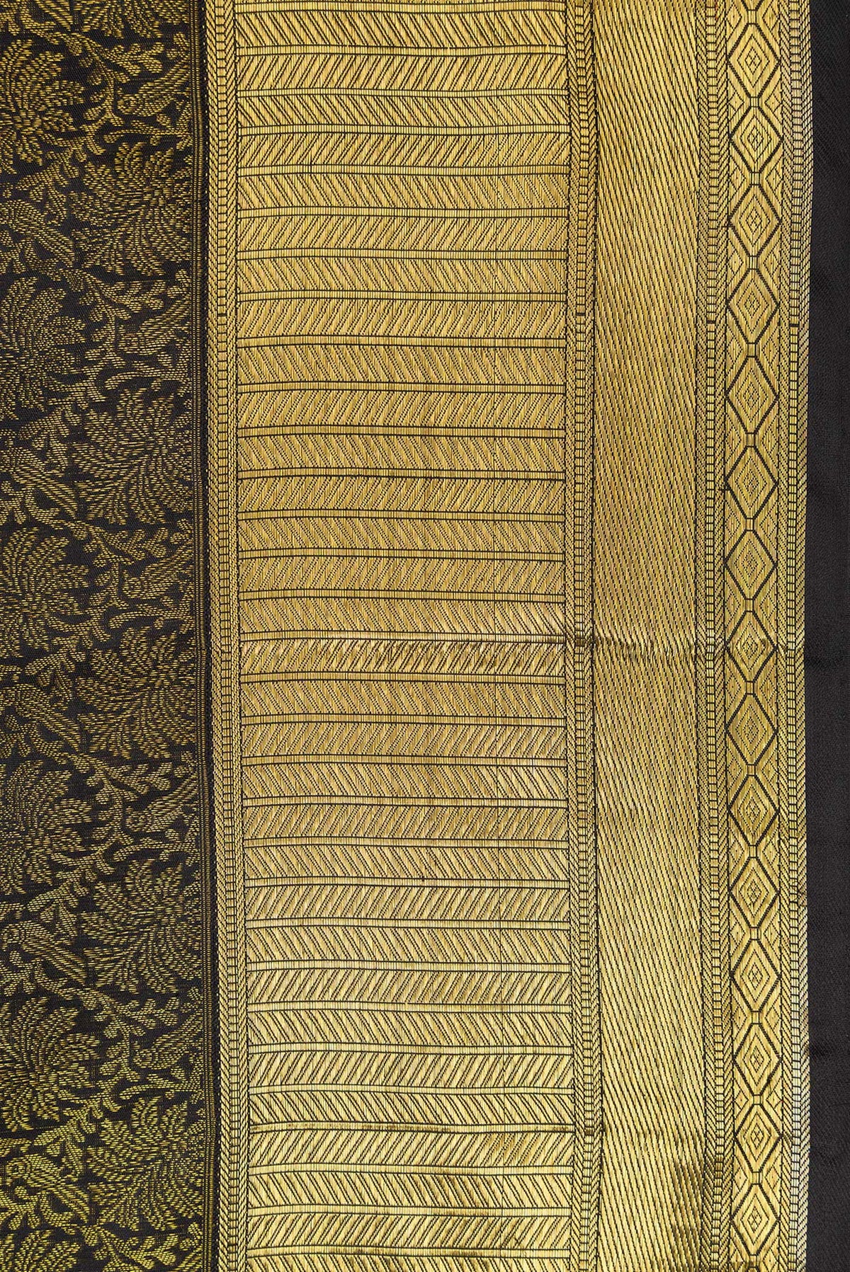 Border image of Pure Silk Pure Zari Black Dual Tone Kanjivaram Saree with Zari Brocade on the body and Zari Border. 