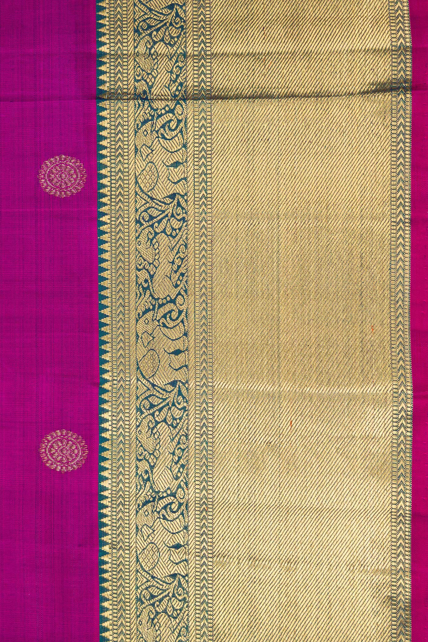 Border image of Pure Silk Pure Zari Magenta Dual Tone Kanchipuram Saree with Zari Butta on the body and Zari Border. 