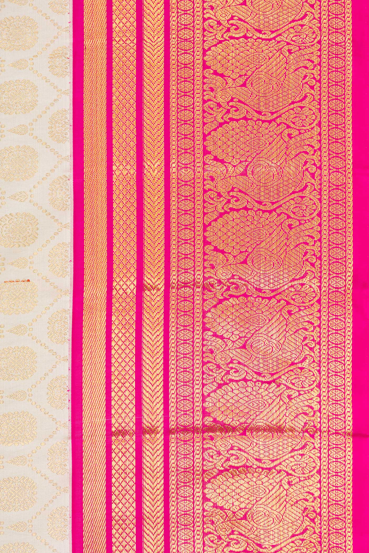 Border image of Off White Dual Tone Kanchipuram Silk Saree with Zari Brocade on the body and Zari Border. 