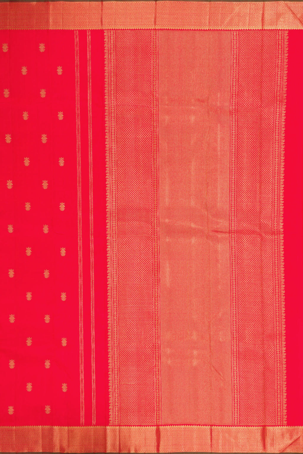 Close up image of the pallu of Red Dual Tone Kanchipuram Silk Saree with Zari Butta on the body and Zari Border. 