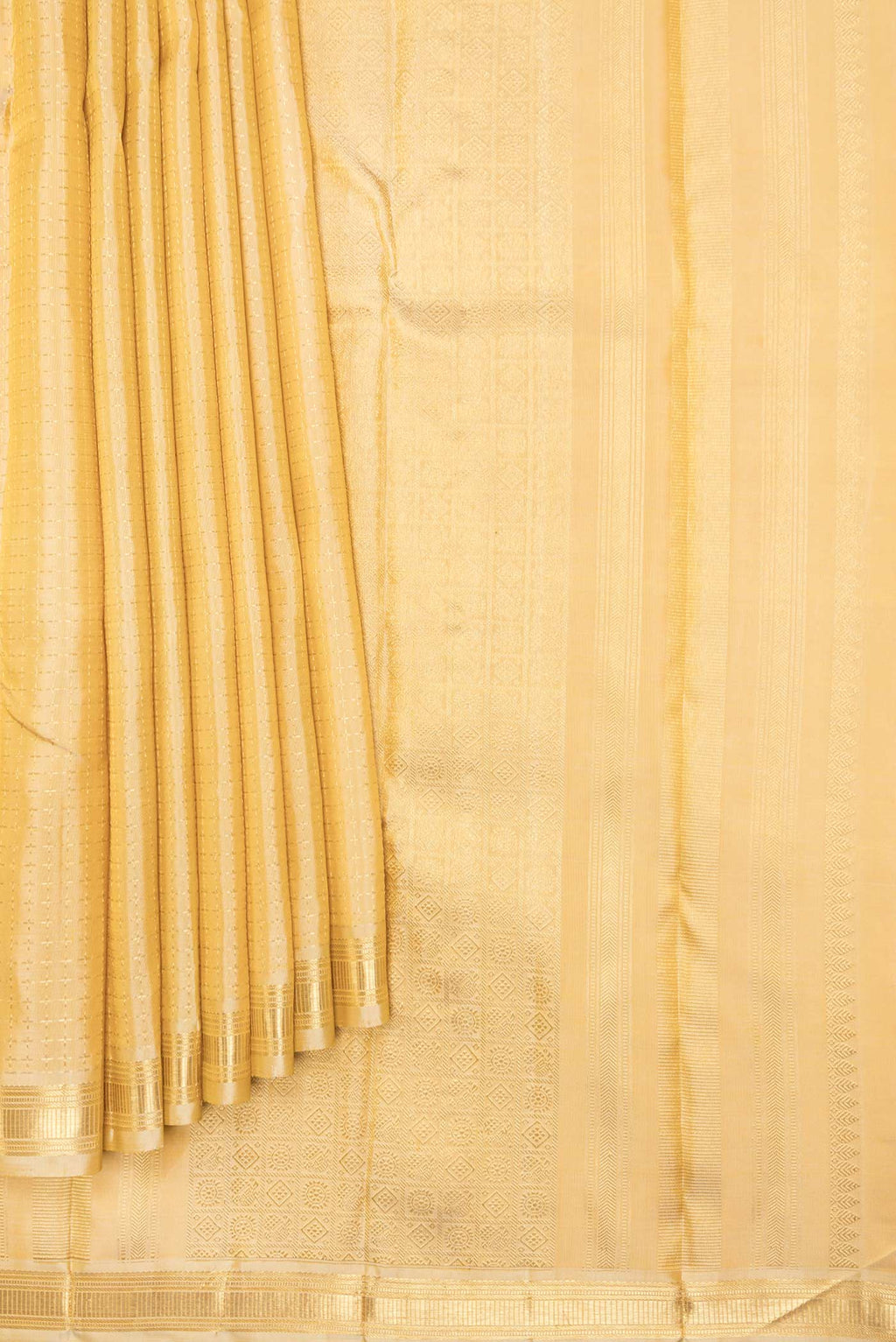 pleats pallu