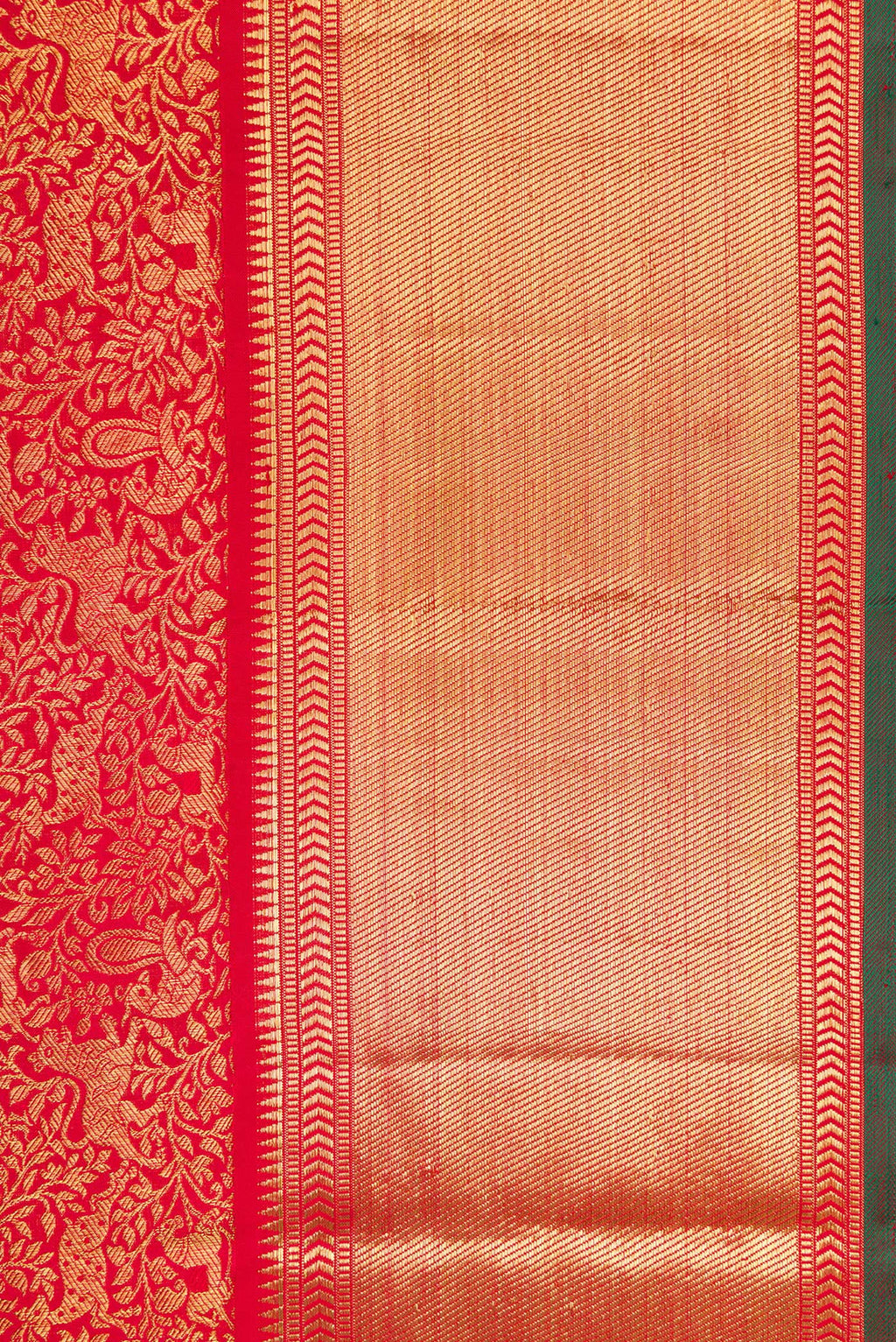 Border image of Pure Silk Pure Zari Red Dual Tone Kanjivaram Saree with Zari Brocade on the body and Zari Border. 