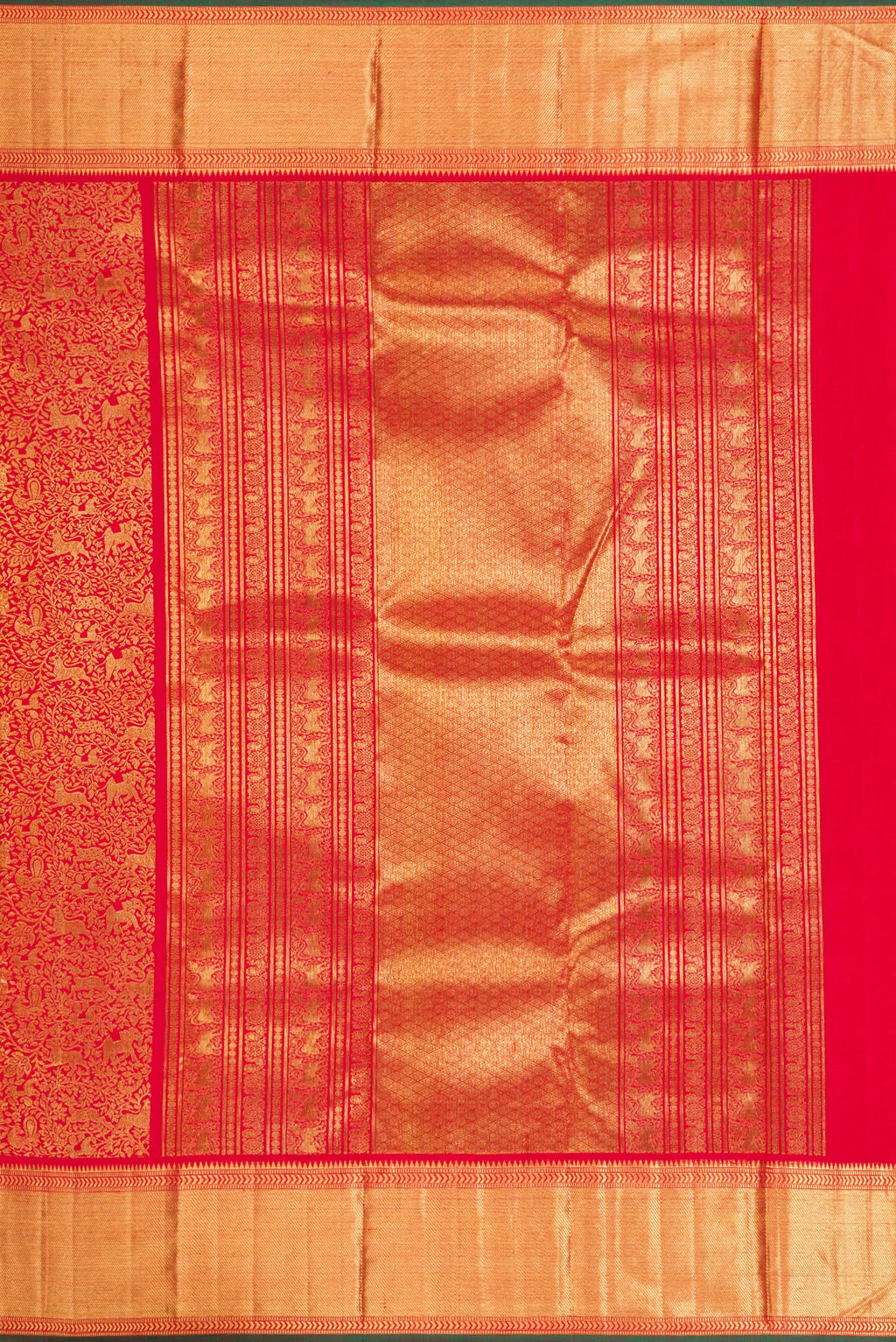 Close up image of the pallu of Pure Silk Pure Zari Red Dual Tone Kanjivaram Saree with Zari Brocade on the body and Zari Border. 