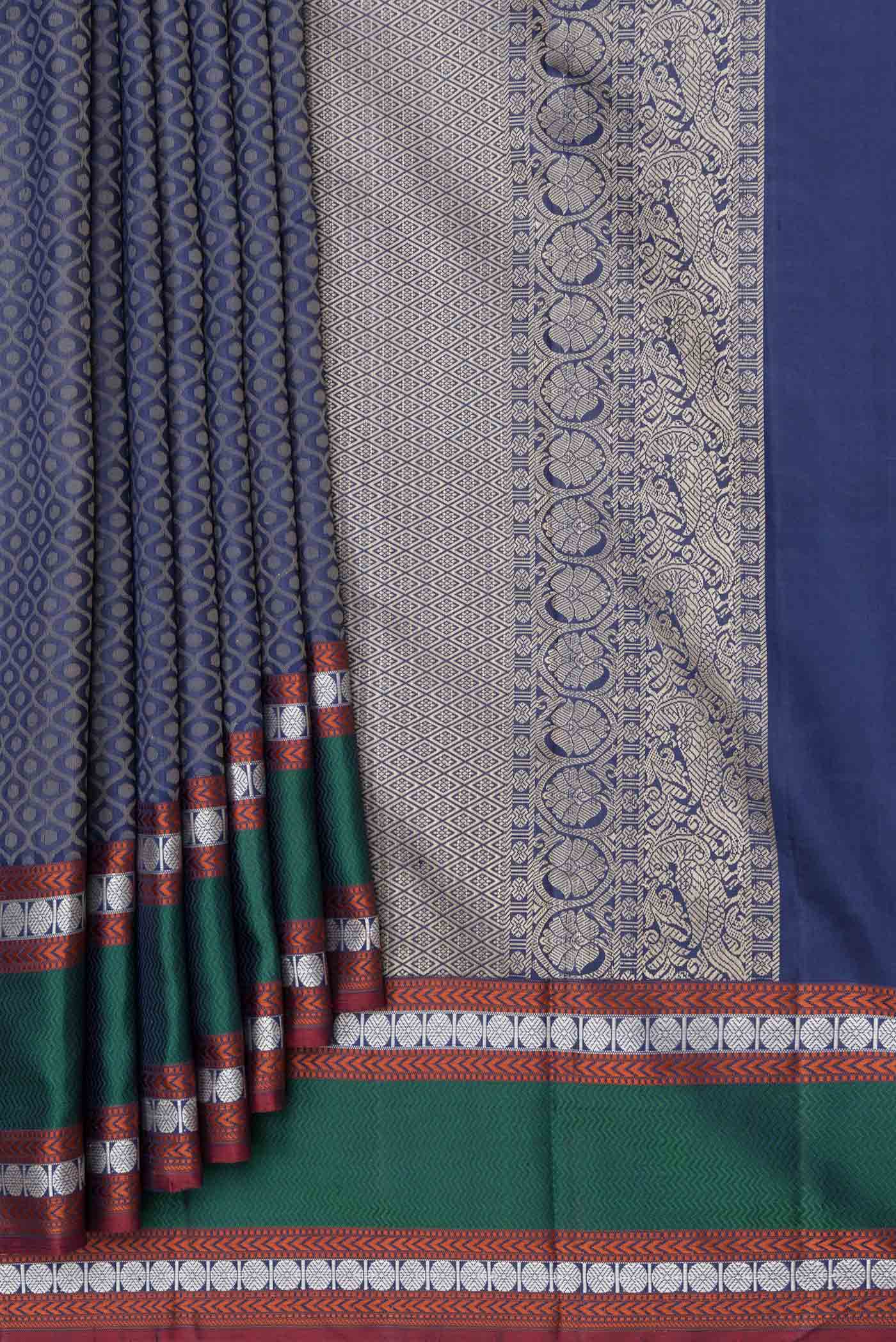 Pleats and pallu of Navy Blue Dual Tone Kanchipuram Saree with Jacquard design on the body and Thread Border. 