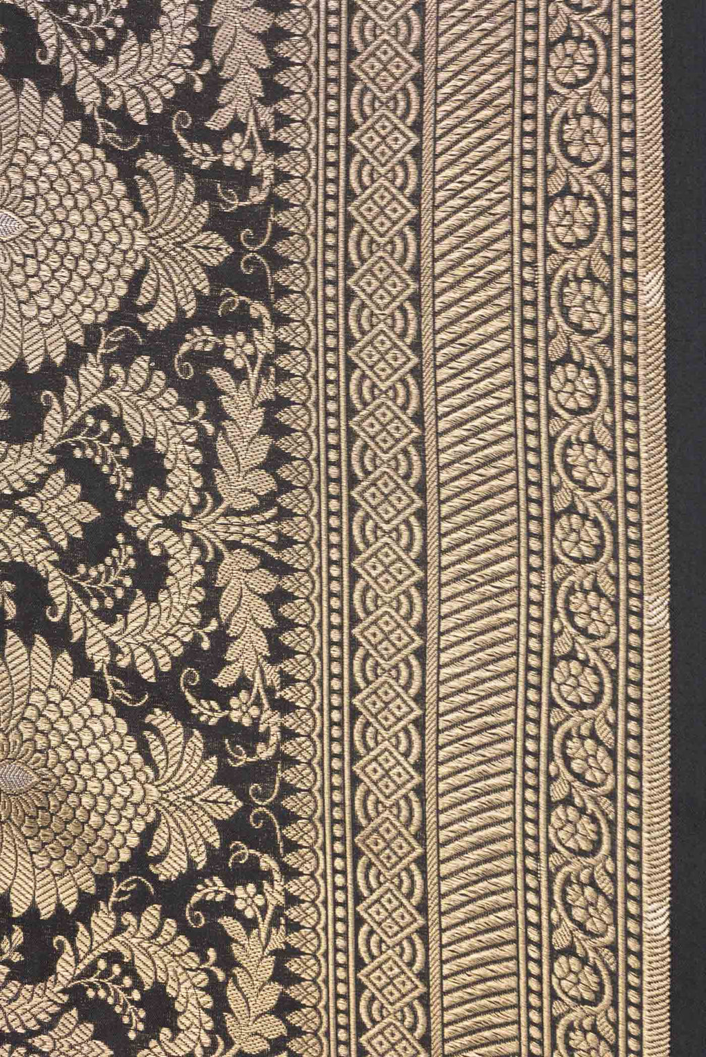 Border image of Black Dual Tone Banarasi Silk Saree with Zari Brocade on the body and Zari Border