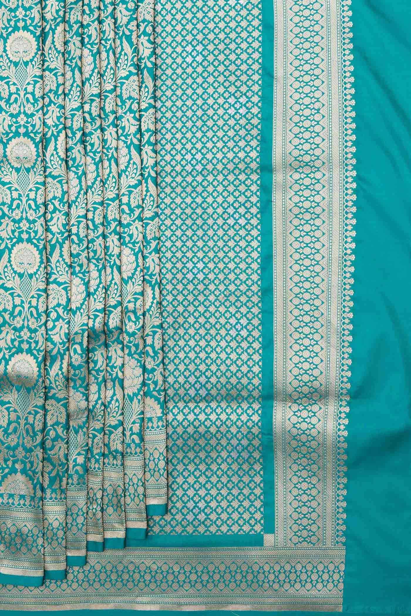 Pleats and pallu of Green Dual Tone Banarasi Silk Saree with Zari Brocade on the body and Zari Border