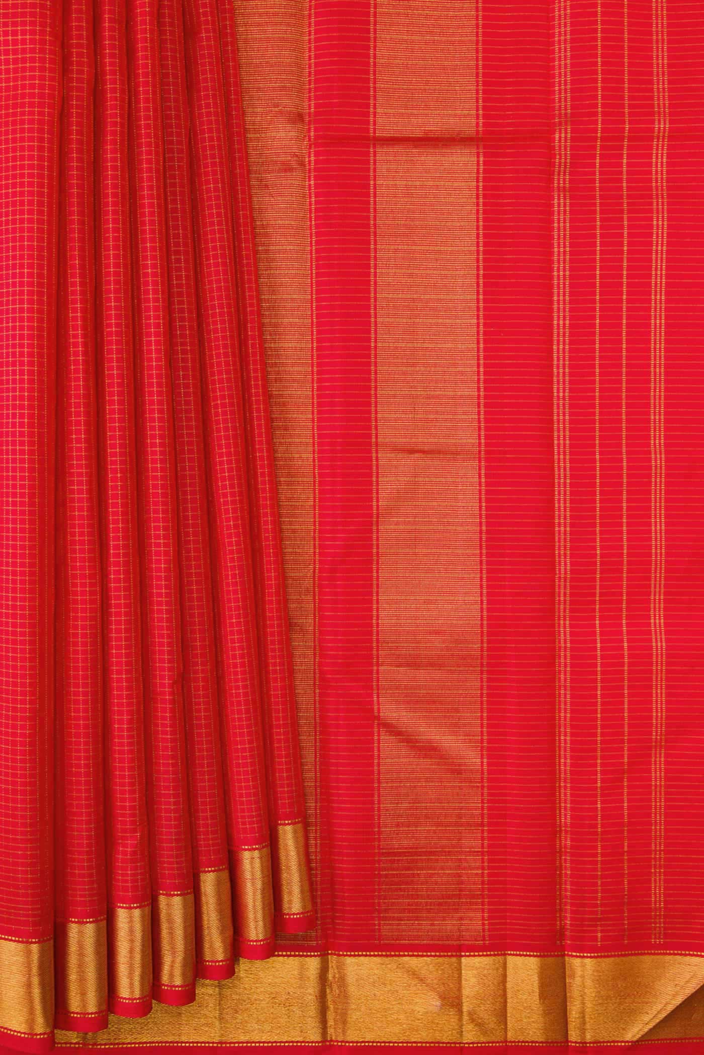 Pleats and pallu of Pure Silk Pure Zari Red Dual Tone Kanchipuram Saree with Checked design on the body and Zari Border