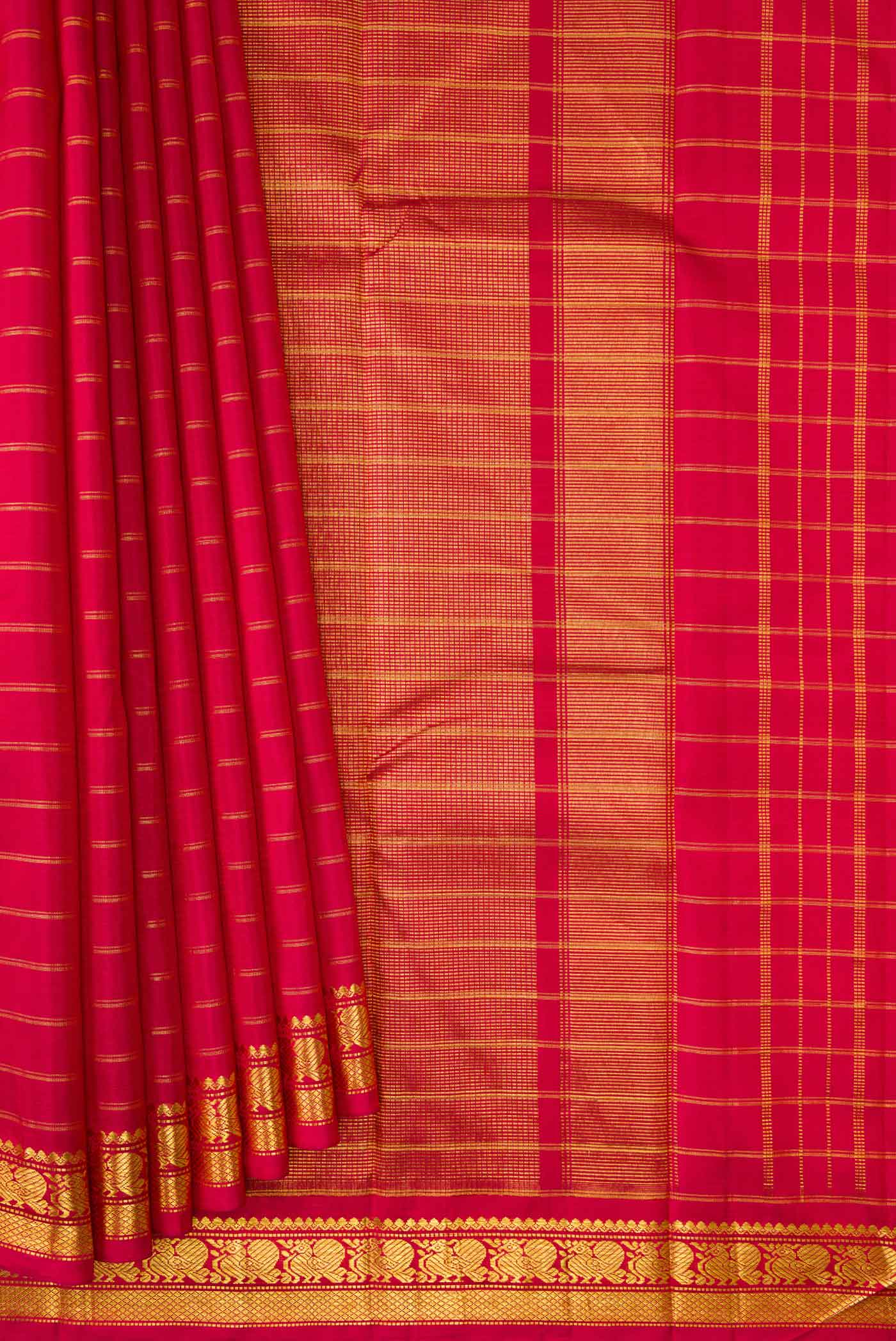 Pleats and pallu of Maroon Dual Tone Kanchipuram Silk Saree with Stripes on the body and Zari Border