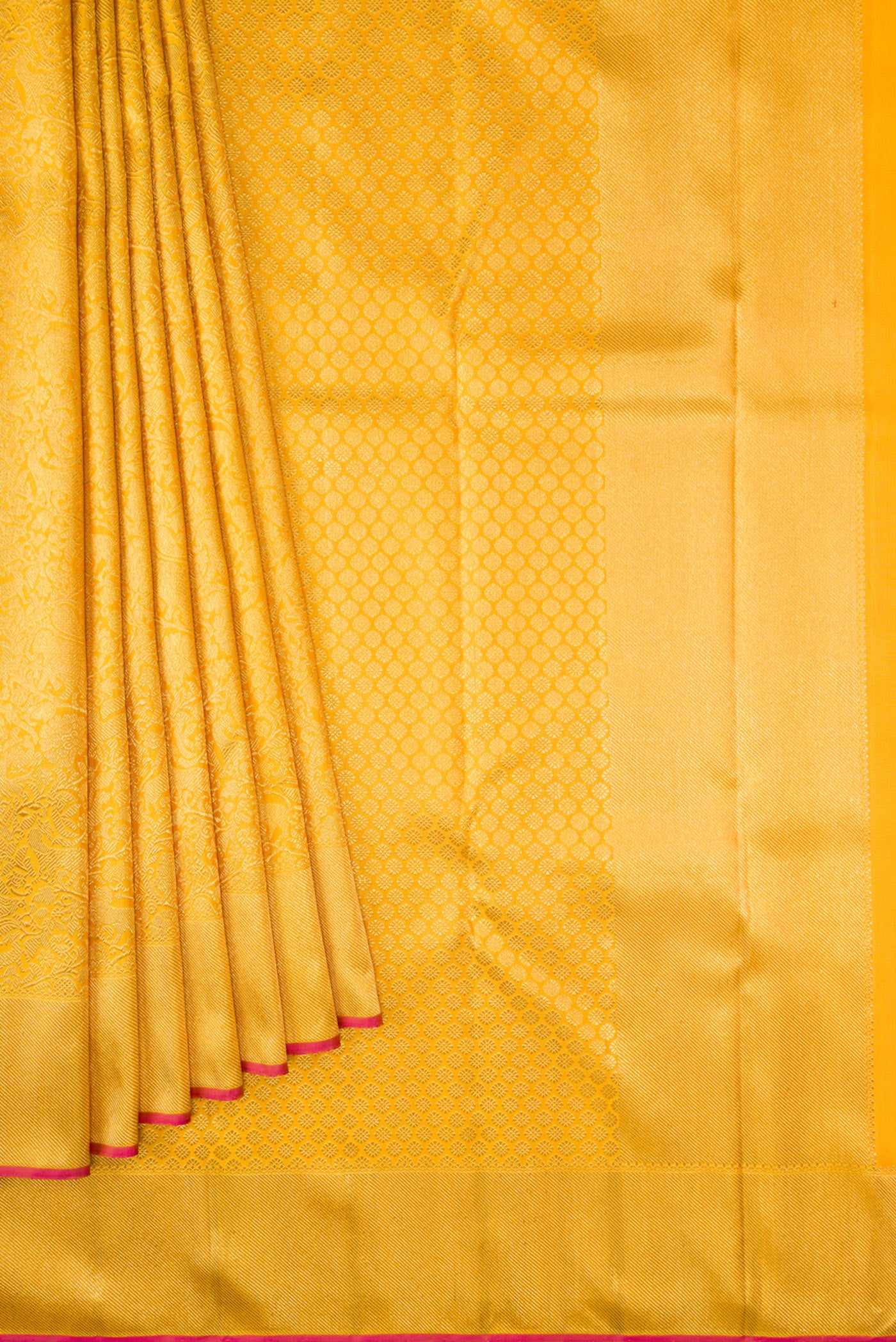 Pleats and pallu of Pure Silk Pure Zari Gold Dual Tone Kanjivaram Saree with Zari Brocade on the body and Zari Border. 
