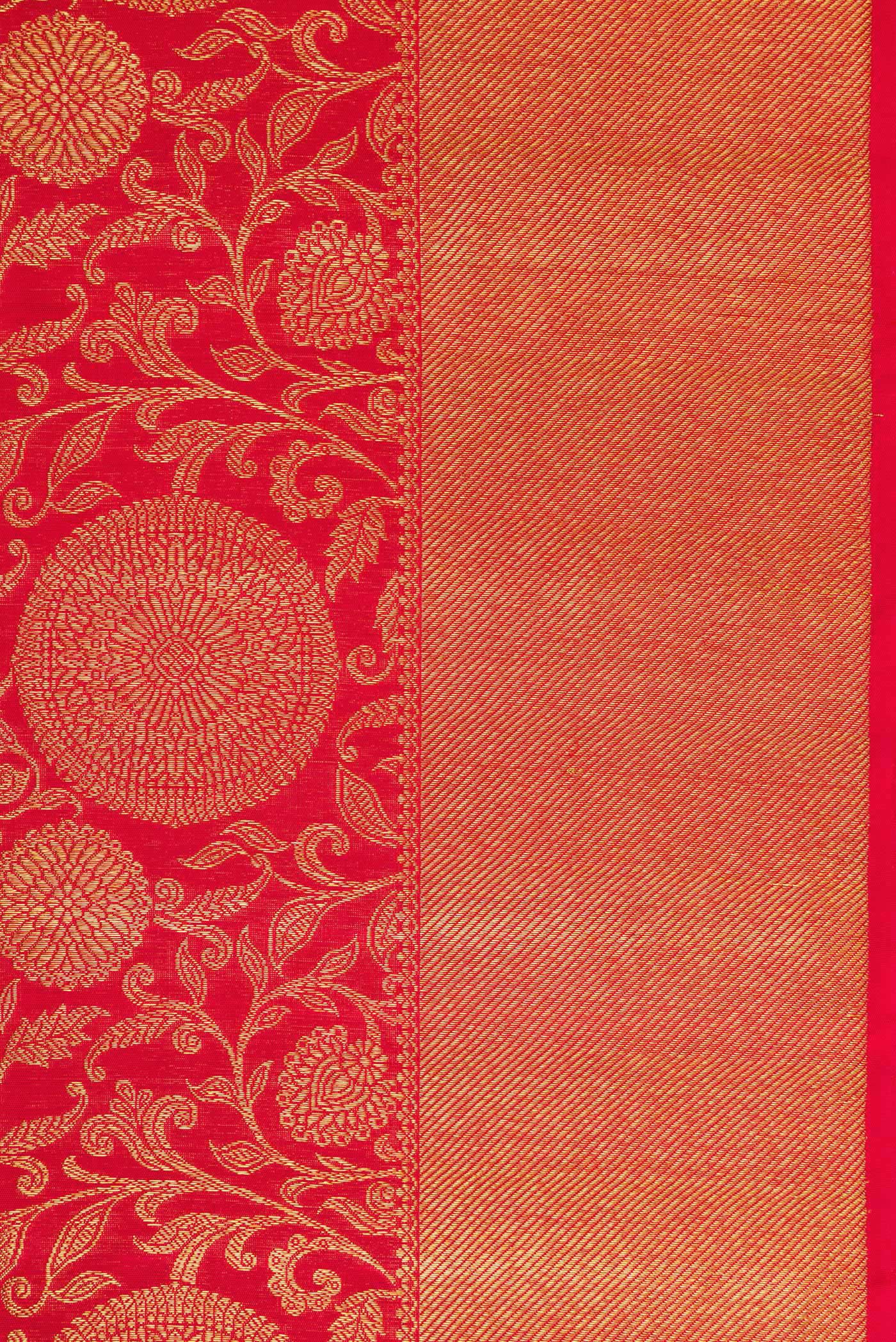 Border image of Pure Silk Pure Zari Red Dual Tone Kanjivaram Saree with Zari Brocade on the body and Zari Border. 