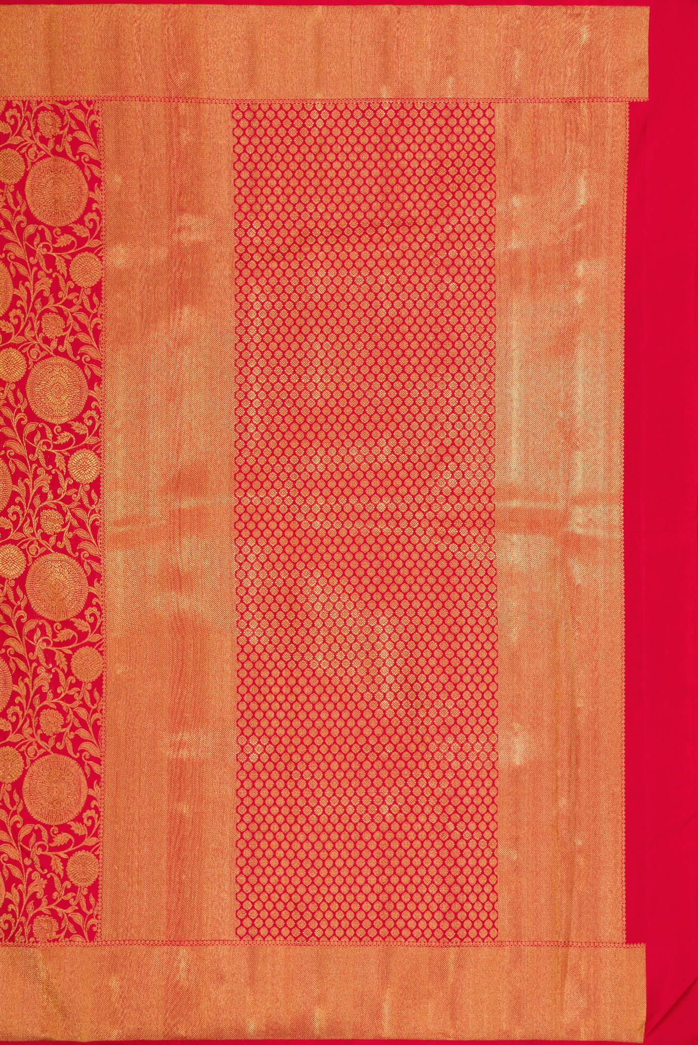 Close up image of the pallu of Pure Silk Pure Zari Red Dual Tone Kanjivaram Saree with Zari Brocade on the body and Zari Border. 
