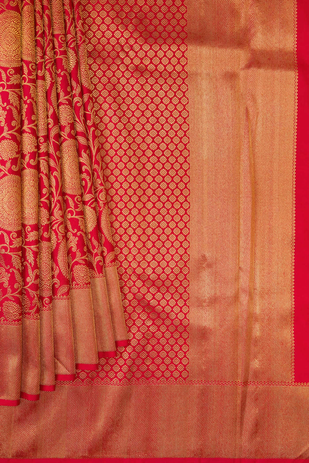 Pleats and pallu of Pure Silk Pure Zari Red Dual Tone Kanjivaram Saree with Zari Brocade on the body and Zari Border. 