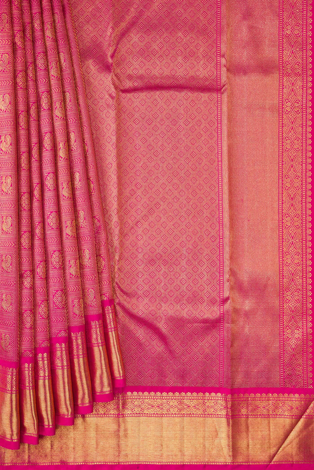 Pleats and pallu of Pure Silk Pure Zari Pink Dual Tone Kanjivaram Saree with Zari Brocade on the body and Zari Border. 