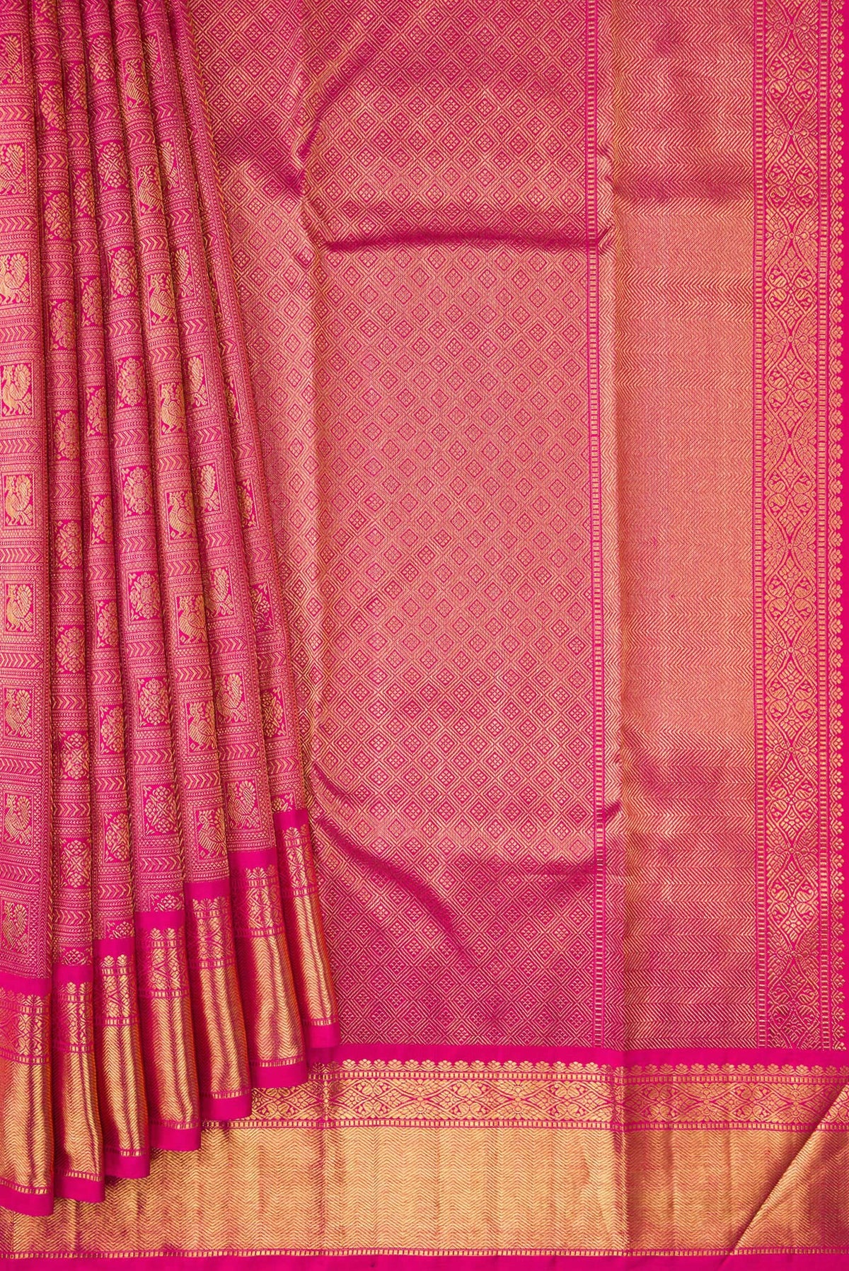 Pleats and pallu of Pure Silk Pure Zari Pink Dual Tone Kanjivaram Saree with Zari Brocade on the body and Zari Border. 