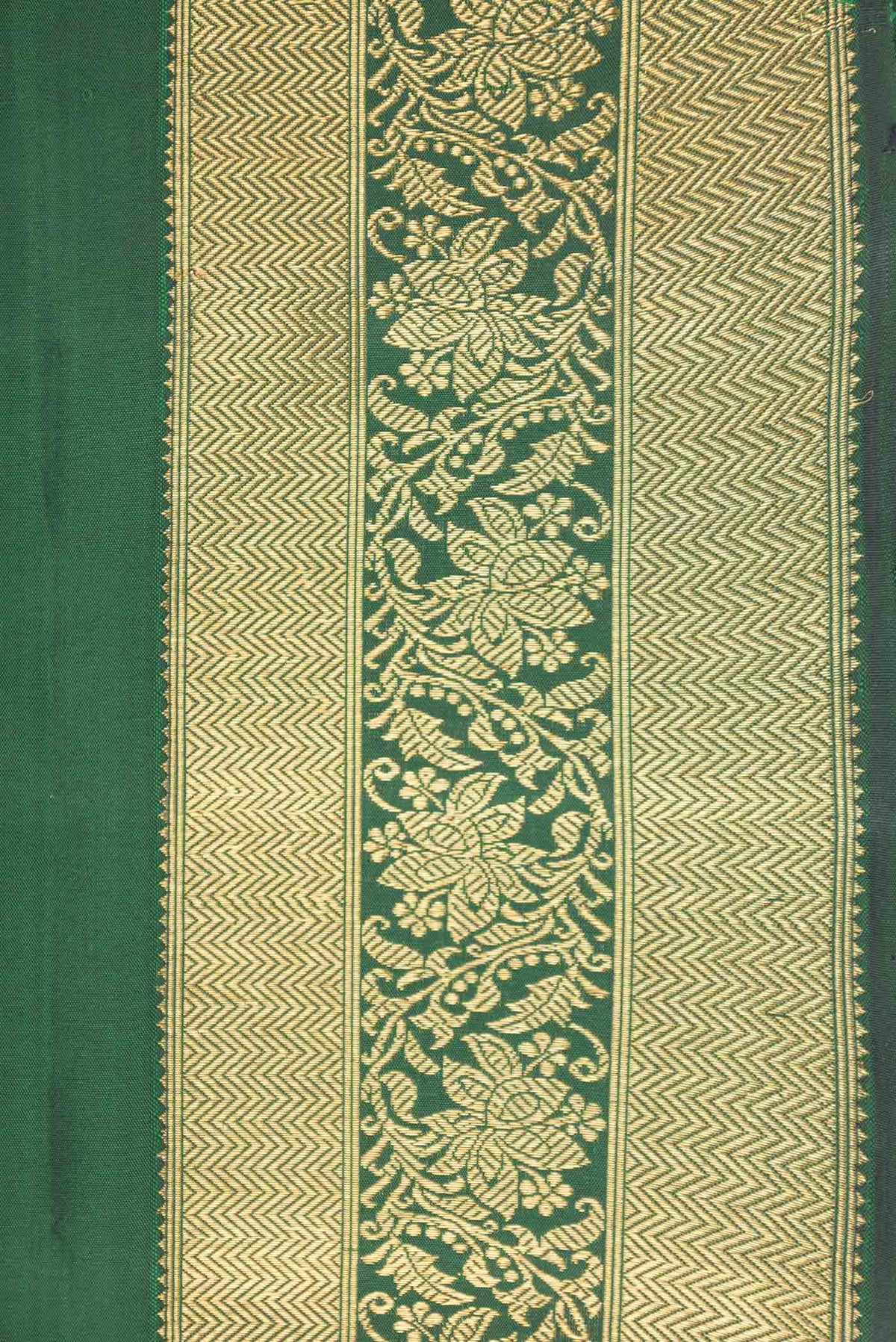 Border image of Pure Silk Pure Zari Green Dual Tone Kanchipuram Saree with Zari Butta on the body and Zari Border