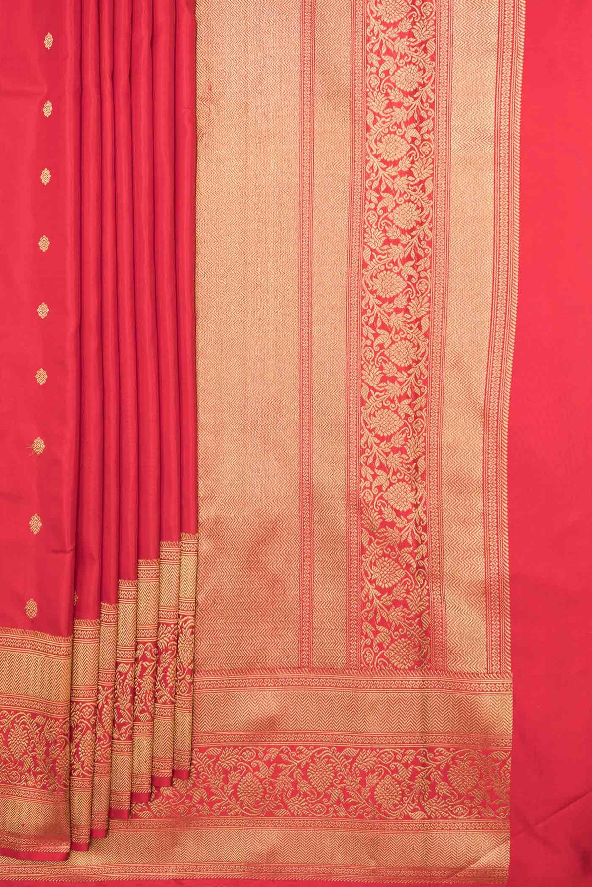 Pleats and pallu of Pure Silk Pure Zari Red Dual Tone Kanchipuram Saree with Zari Butta on the body and Zari Border