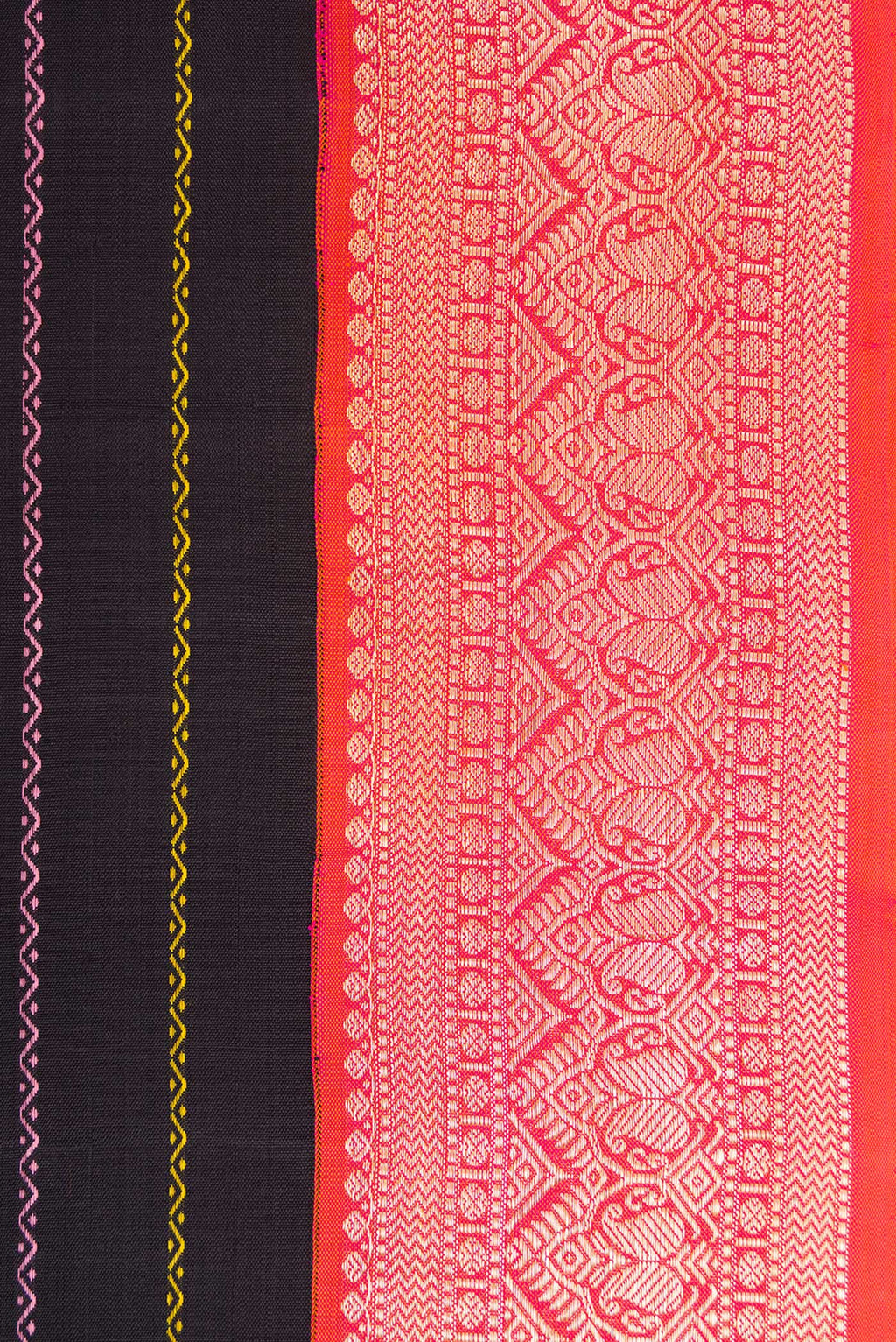 Border image of Pure Silk Pure Zari Black Dual Tone Kanjivaram Saree with Veldhari on the body and Zari Border. 