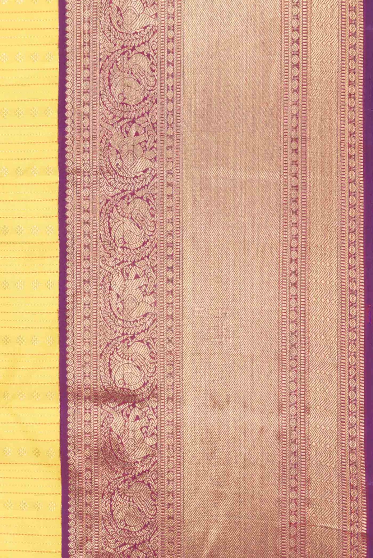 Border image of Pure Silk Pure Zari Yellow Dual Tone Kanchipuram Saree with Zari Brocade on the body and Zari Border