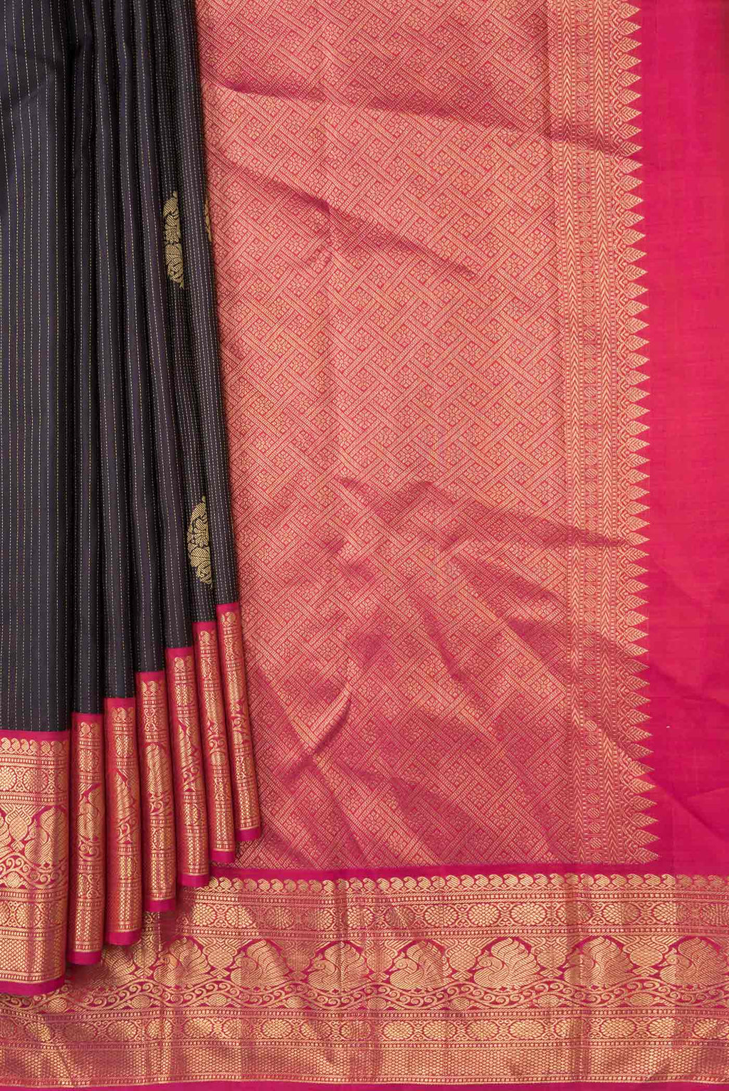 pleats pallu