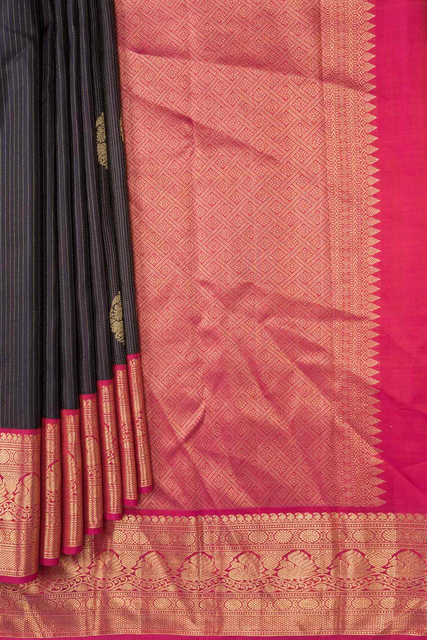 pleats pallu