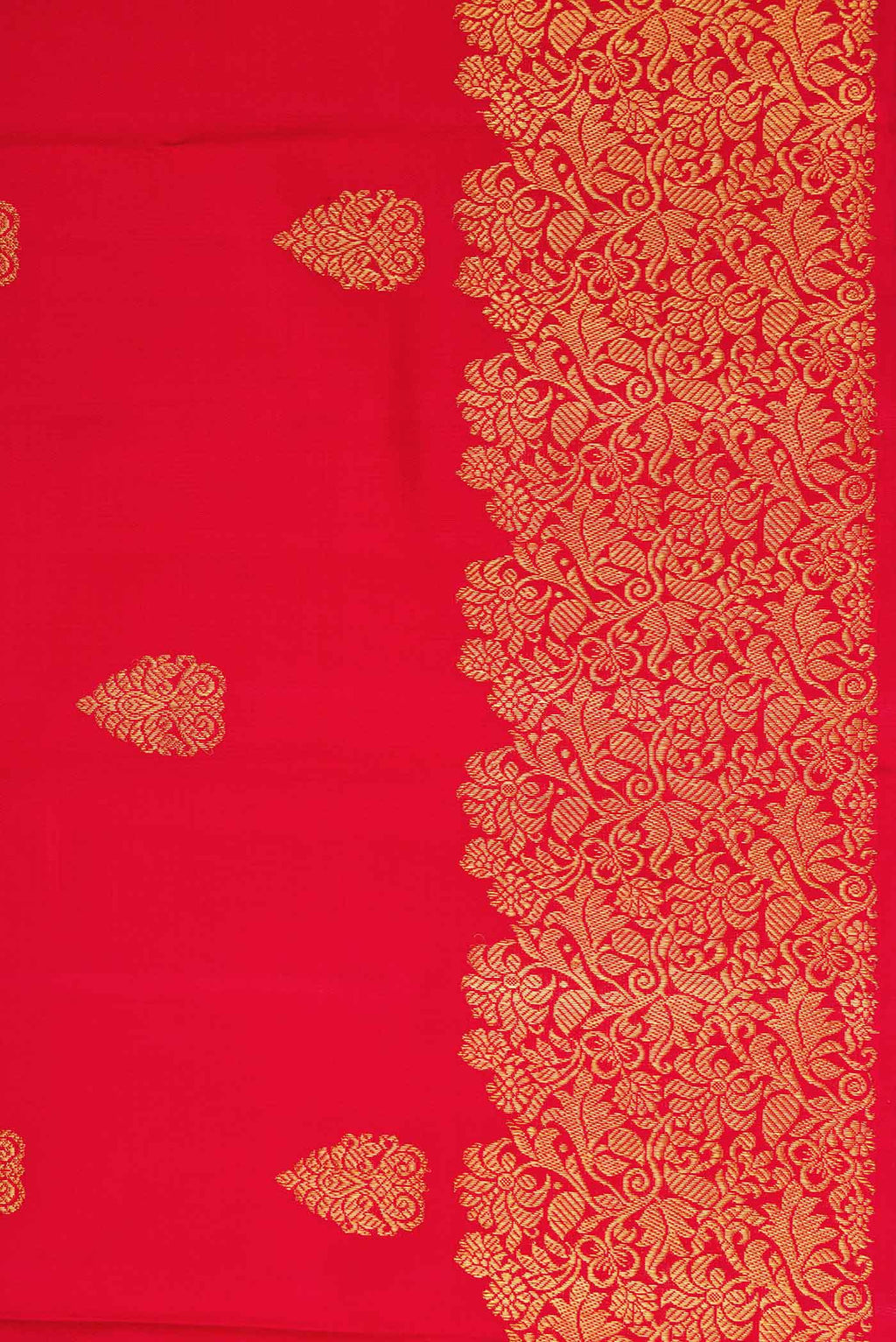 Border image of Pure Silk Pure Zari Red Dual Tone Kanchipuram Saree with Zari Butta on the body and Zari Border