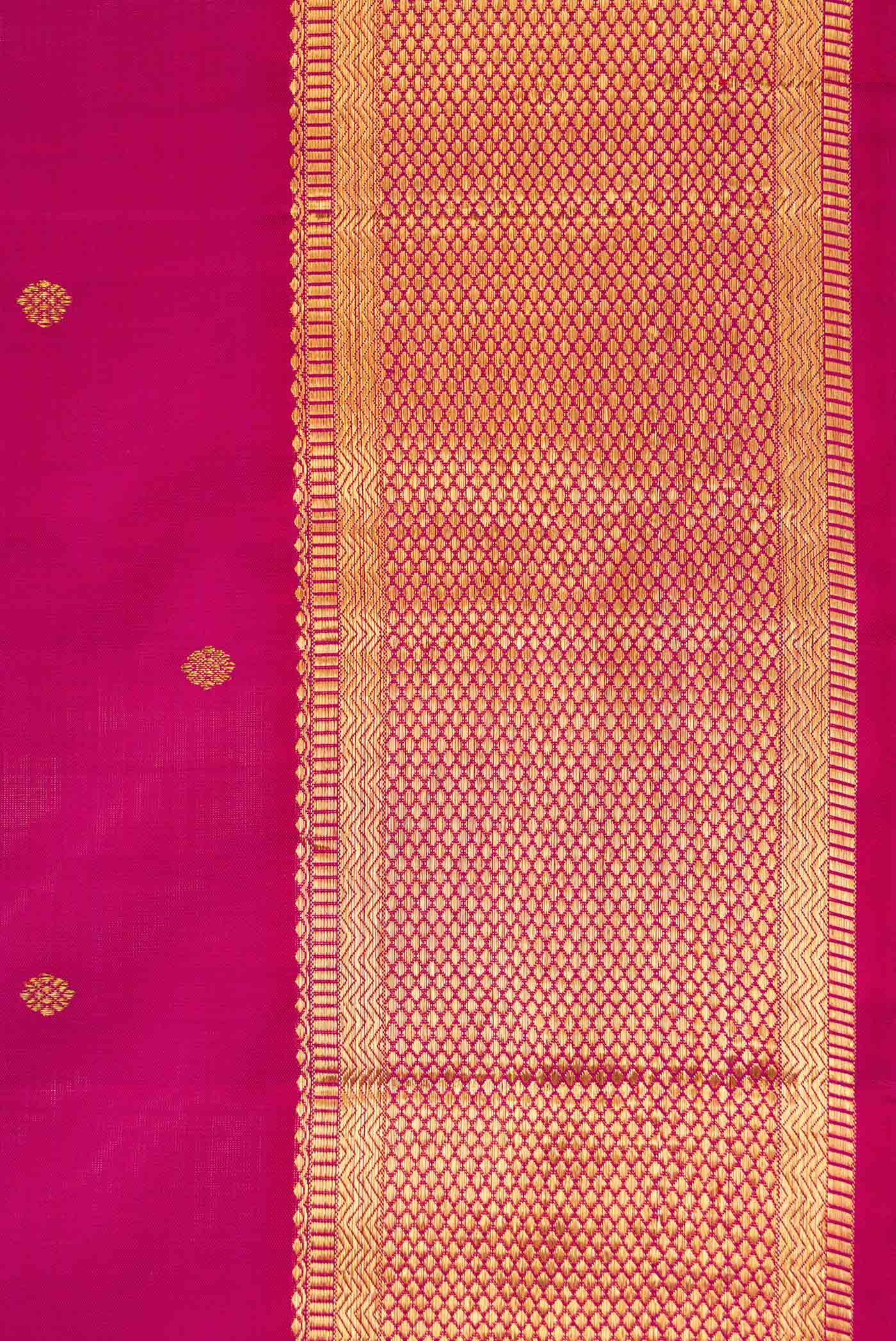 Border image of Pure Silk Pure Zari Magenta Dual Tone Kanchipuram Saree with Zari Butta on the body and Zari Border