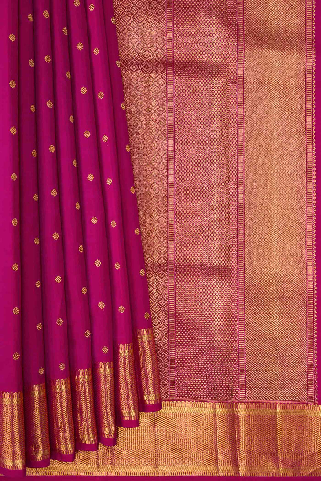 Pleats and pallu of Pure Silk Pure Zari Magenta Dual Tone Kanchipuram Saree with Zari Butta on the body and Zari Border